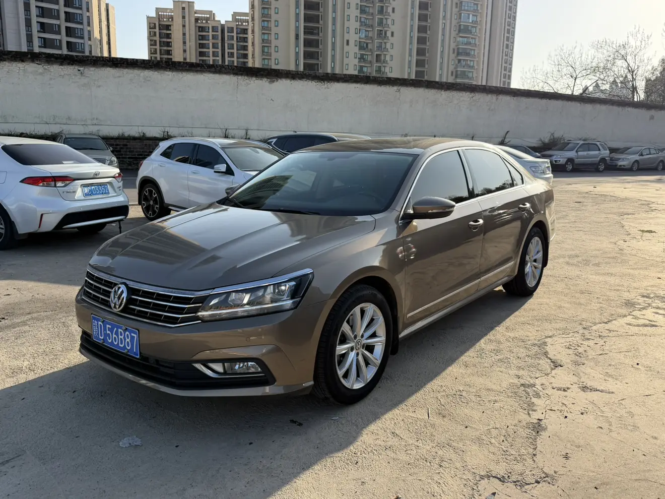 Volkswagen Passat  из Китая