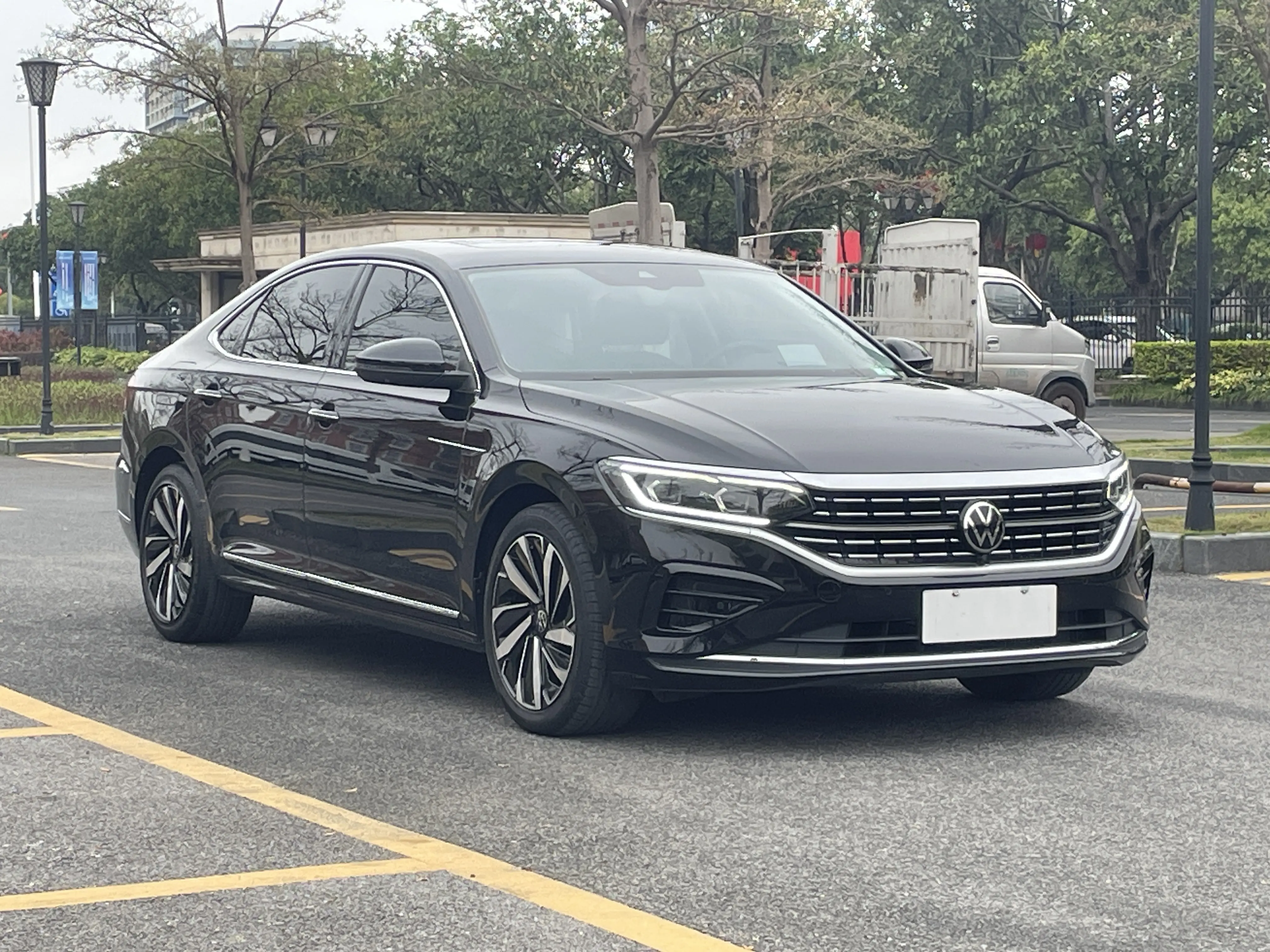 Volkswagen Passat  из Китая