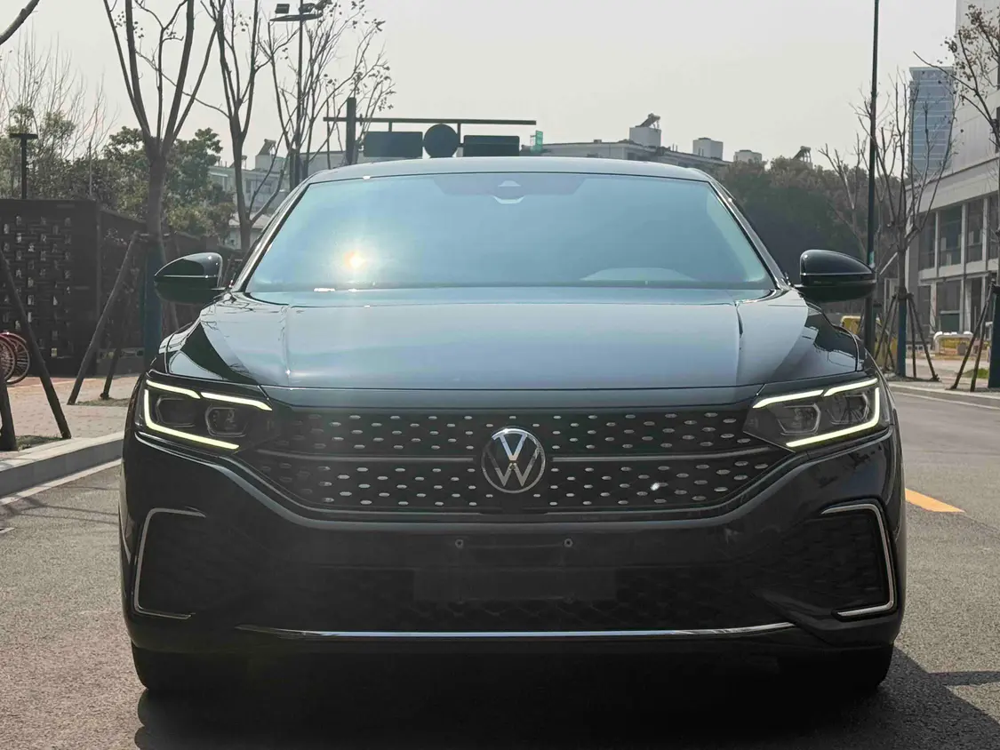 Volkswagen Passat  из Китая