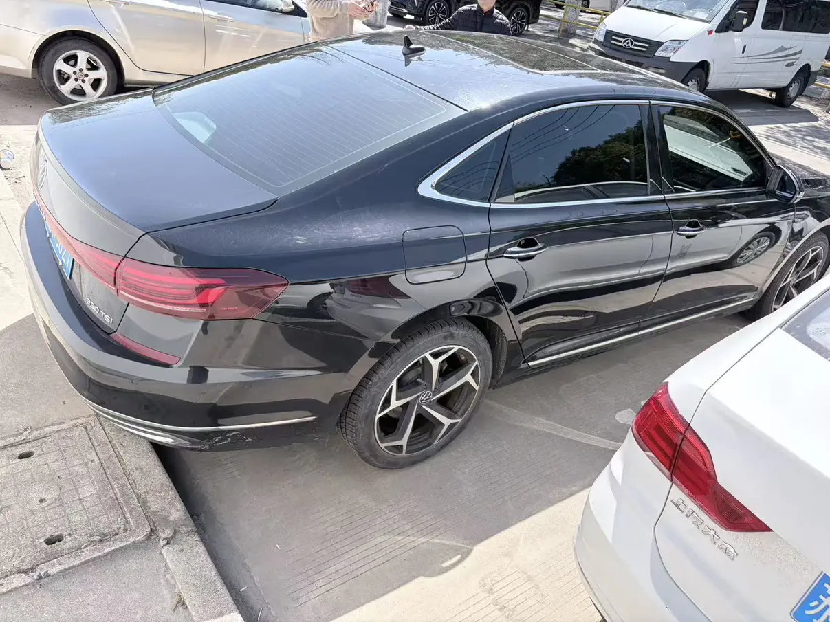 Volkswagen Passat  из Китая