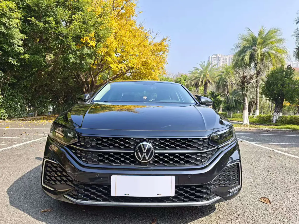 Volkswagen Passat  из Китая