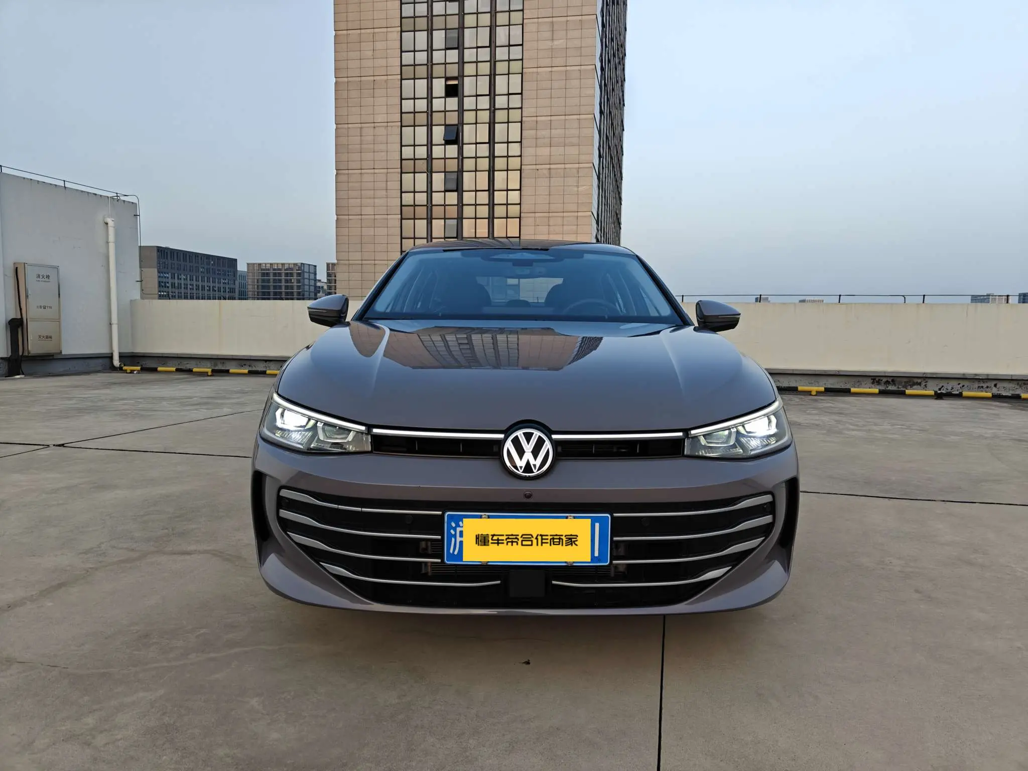 Volkswagen Passat  из Китая