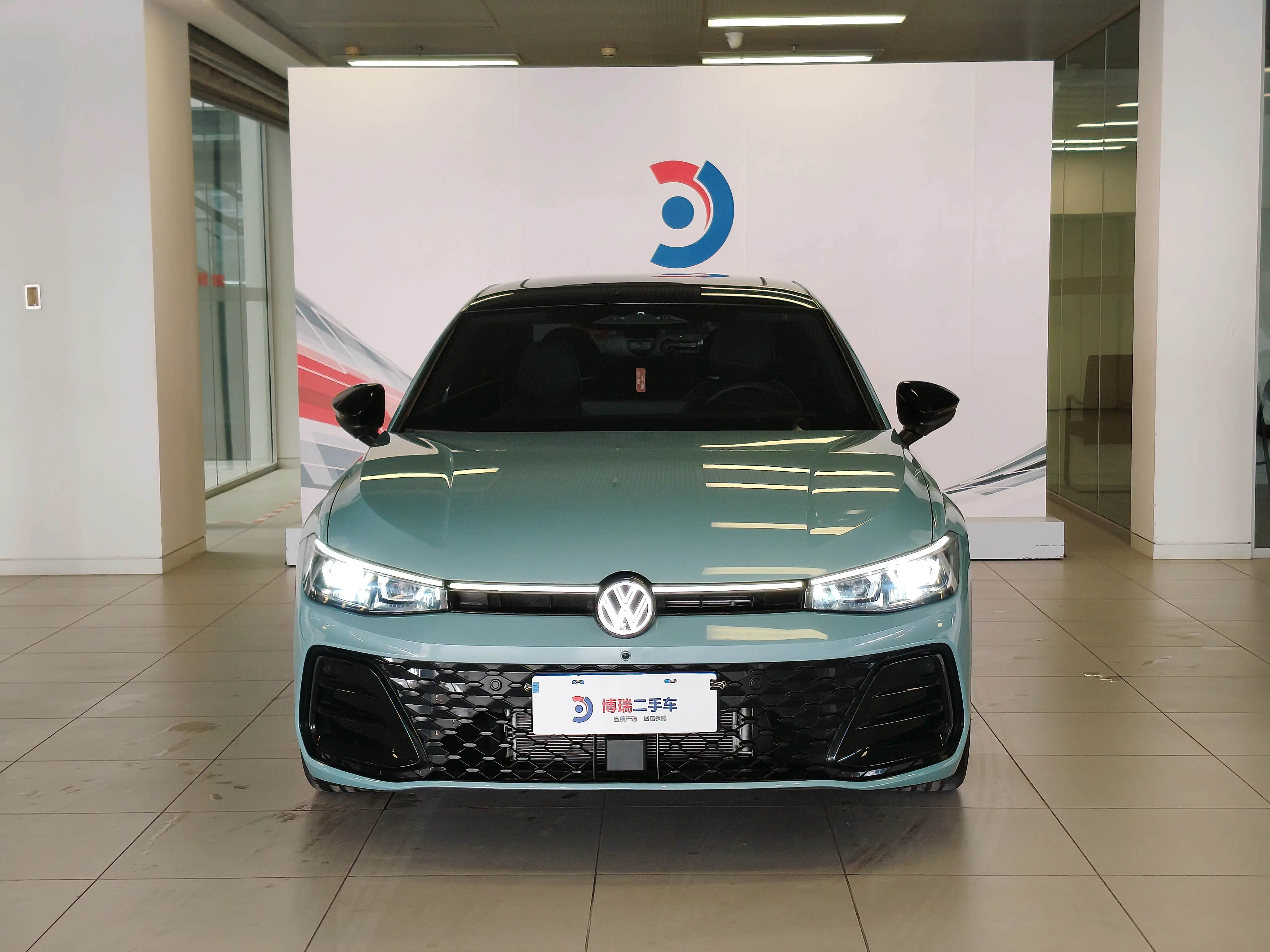 Volkswagen Passat  из Китая