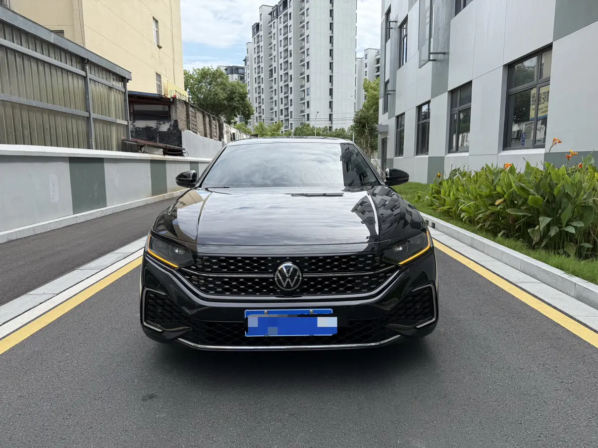 Volkswagen Passat  из Китая