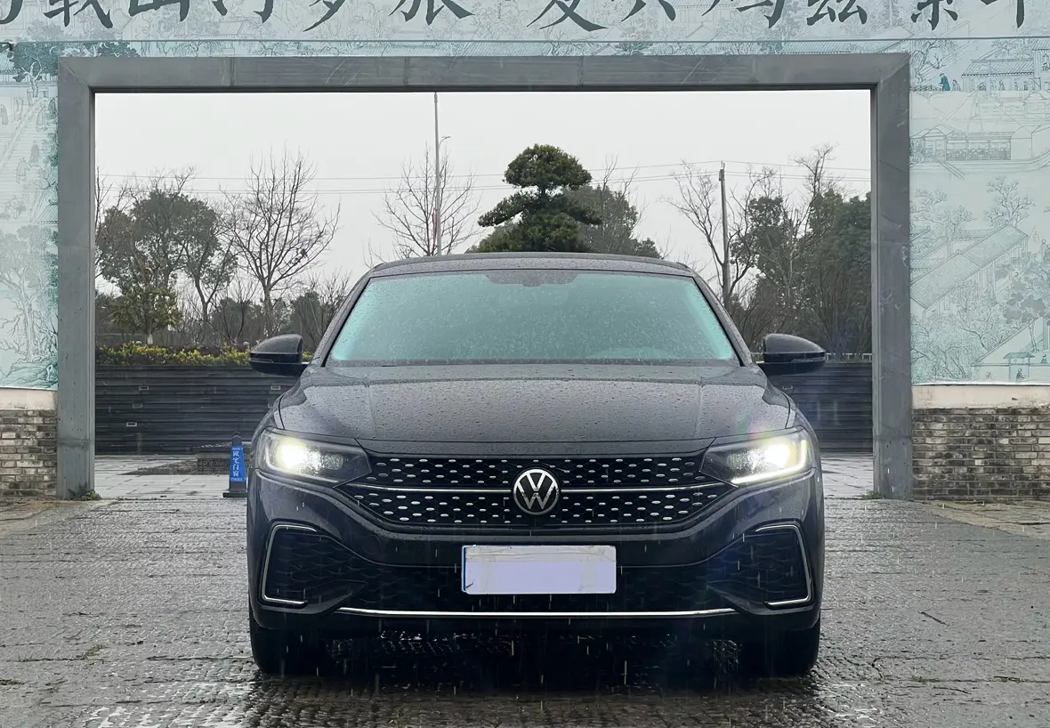 Volkswagen Passat  из Китая