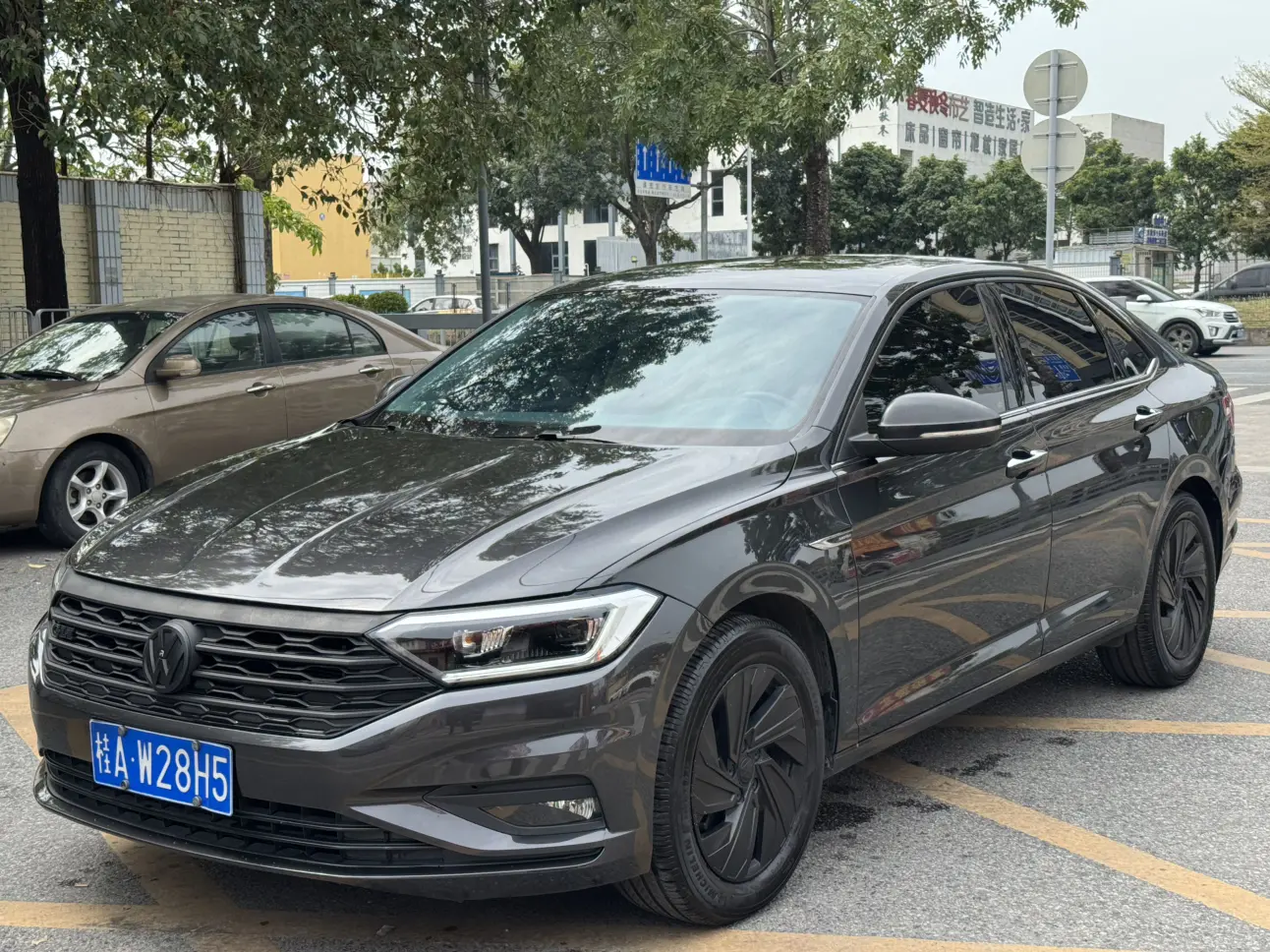 Volkswagen Sagitar  из Китая