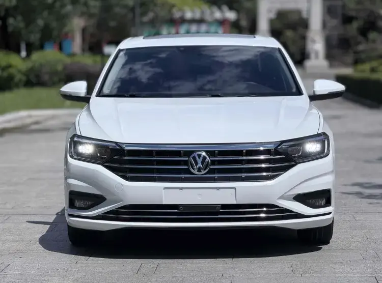 Volkswagen Sagitar  из Китая