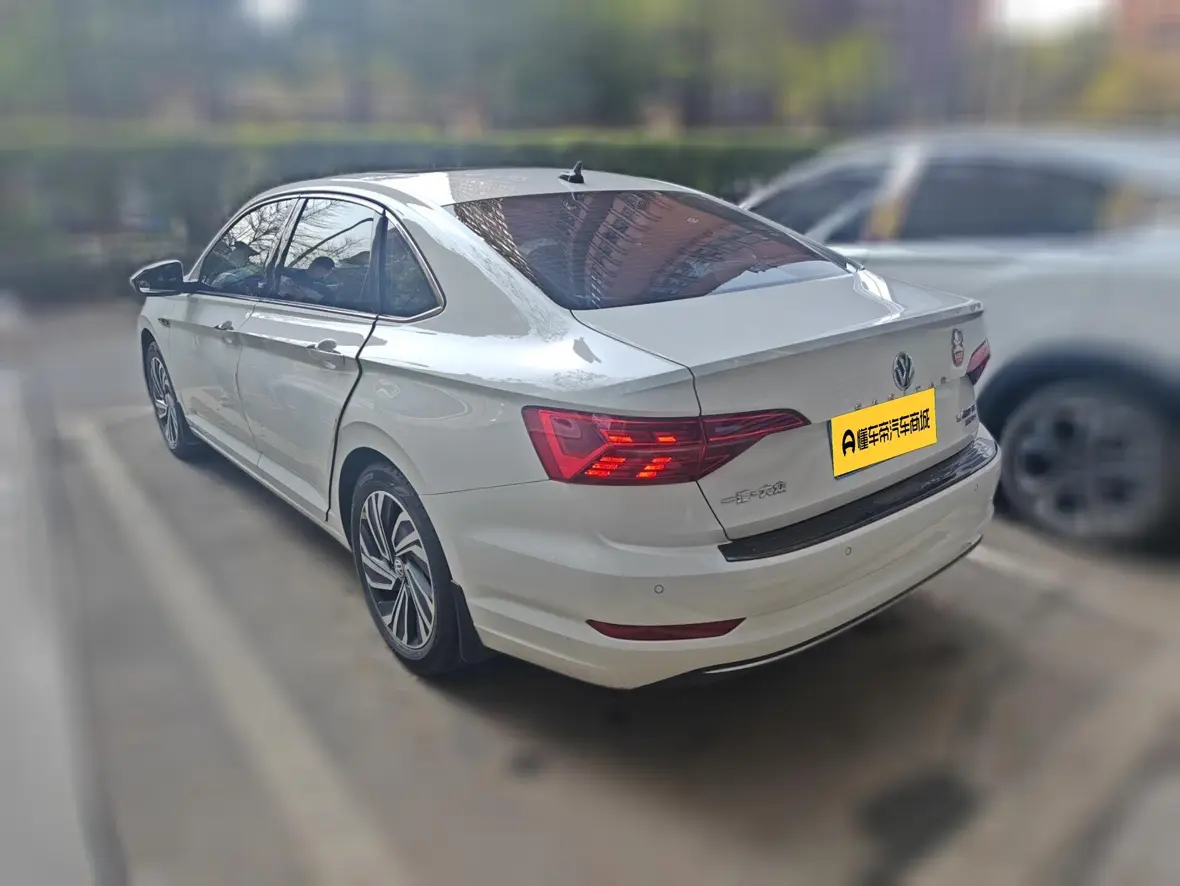 Volkswagen Sagitar  из Китая