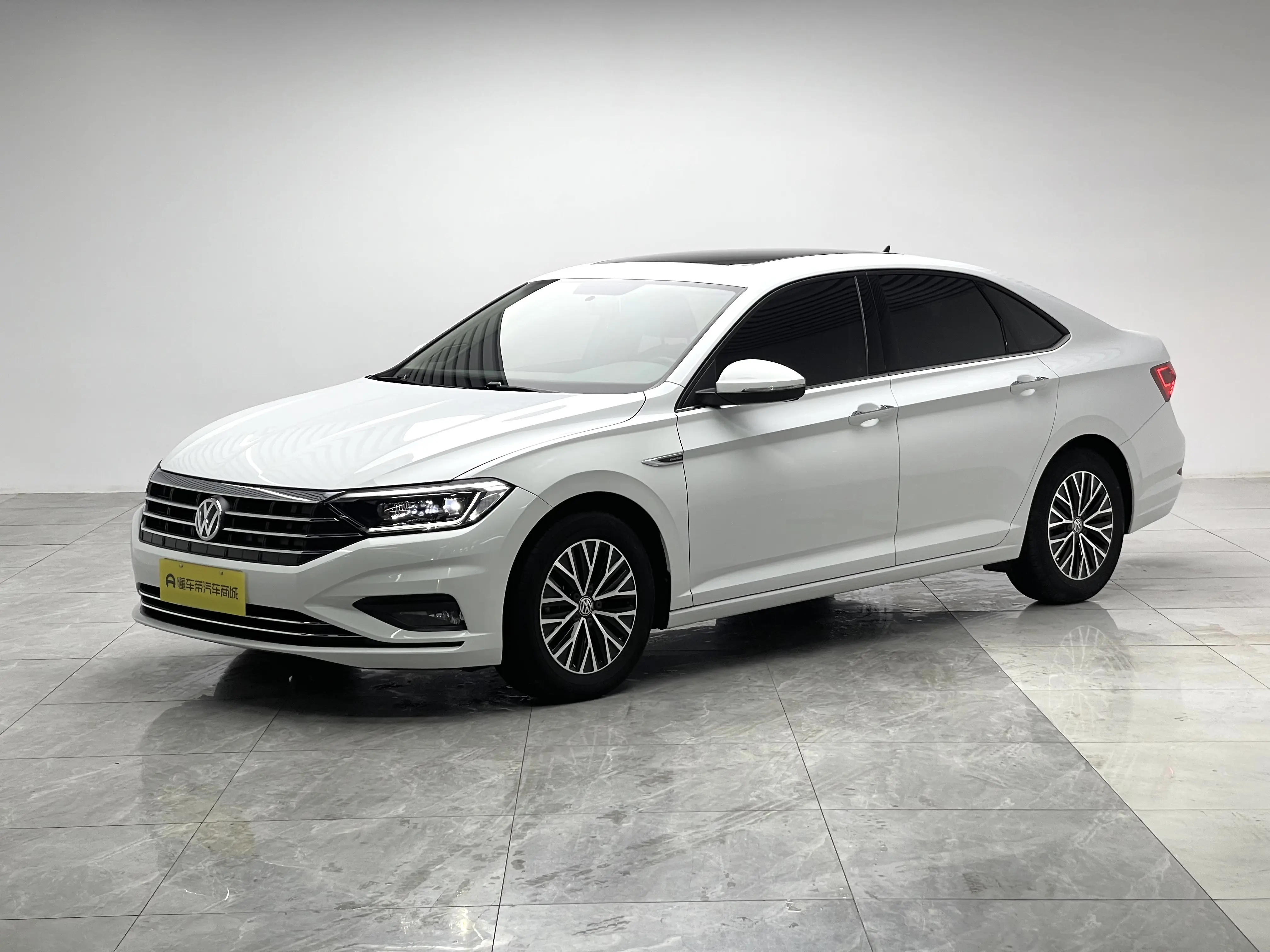 Volkswagen Sagitar  из Китая