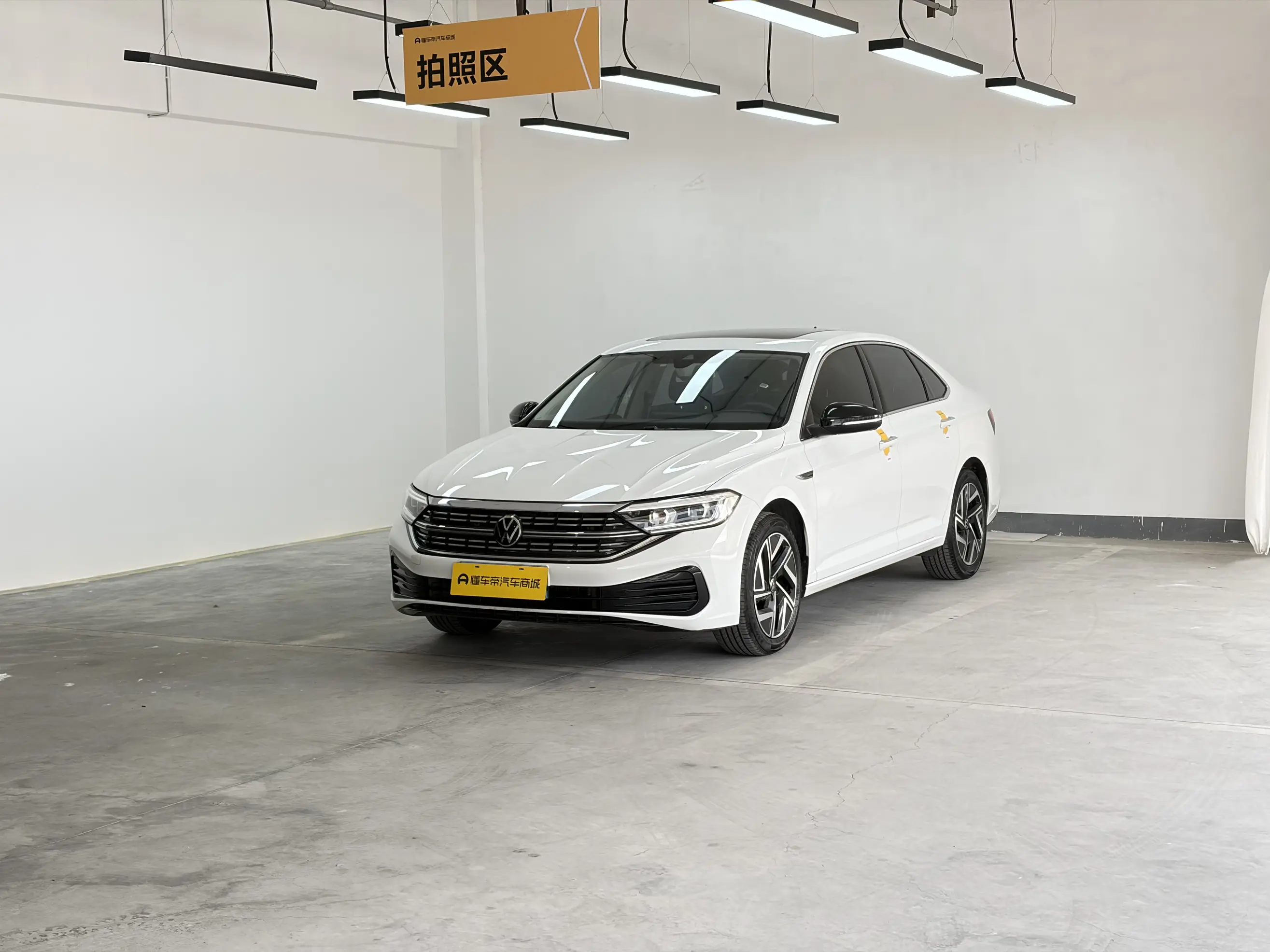 Volkswagen Sagitar  из Китая