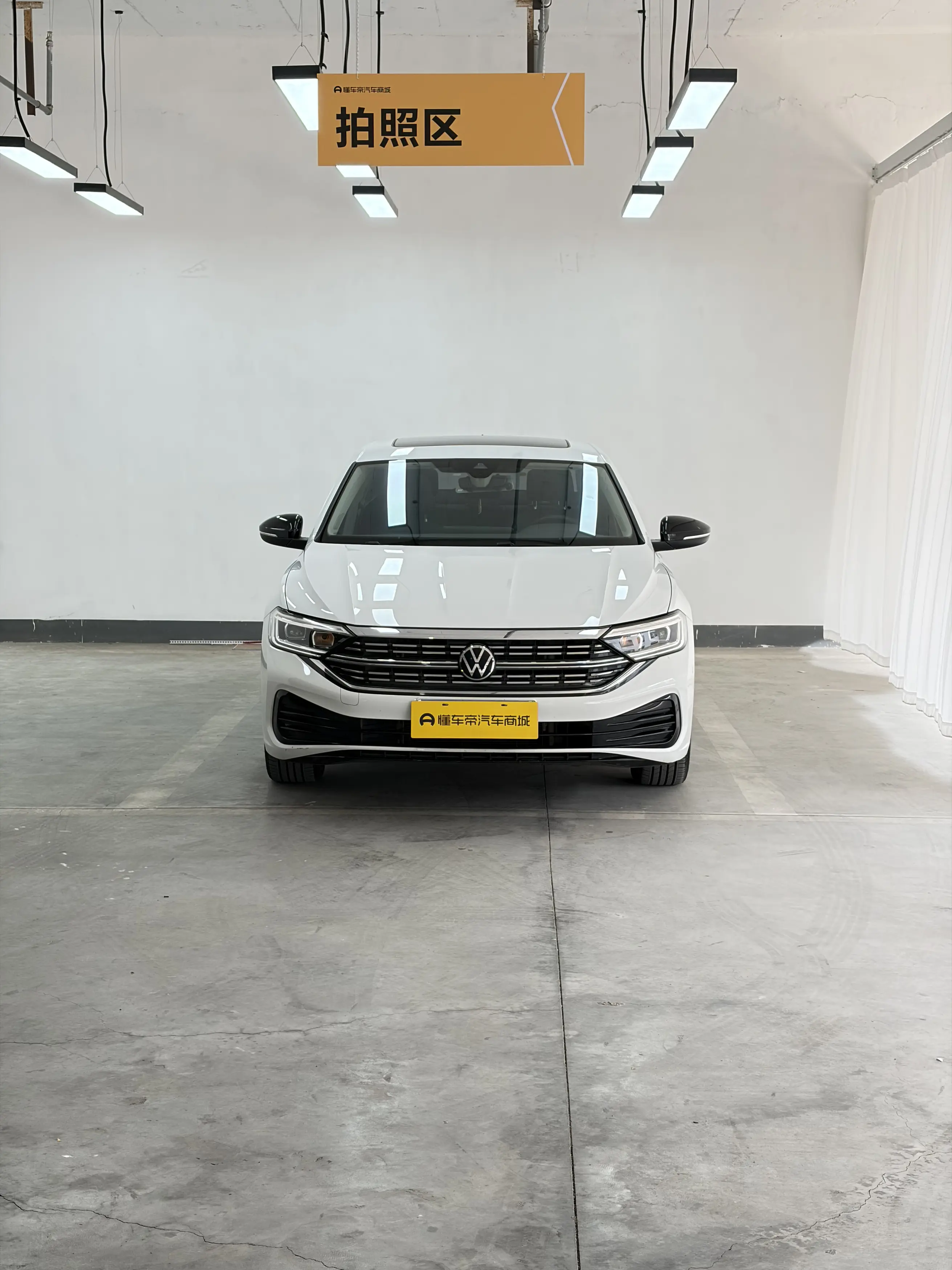 Volkswagen Sagitar  из Китая