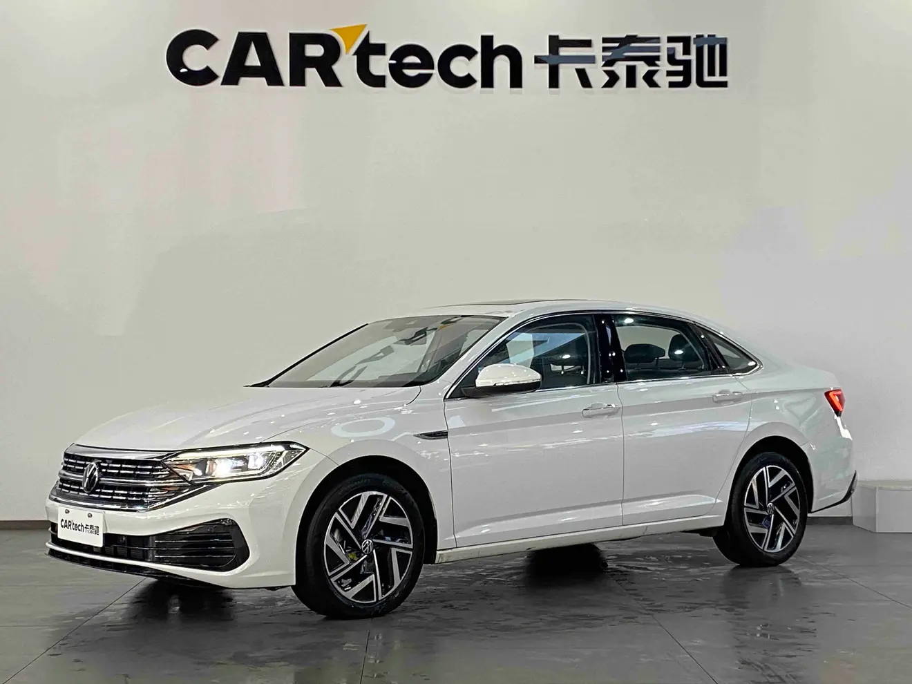 Volkswagen Sagitar  из Китая