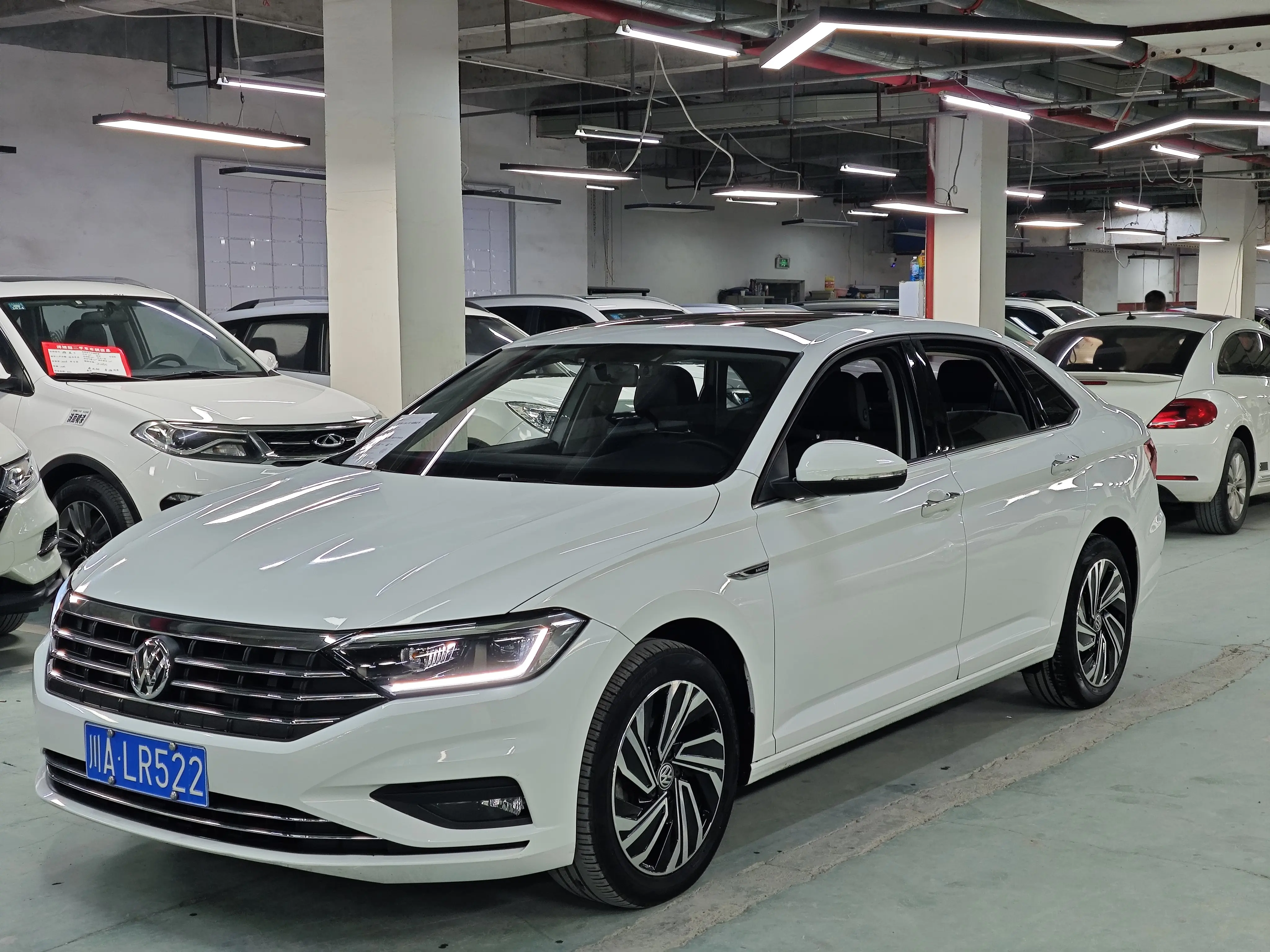 Volkswagen Sagitar  из Китая