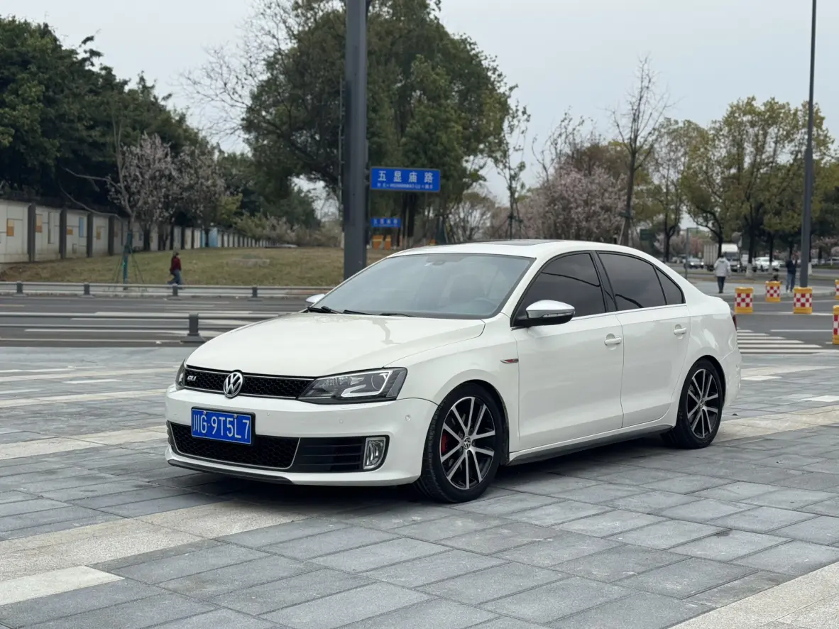 Volkswagen Sagitar  из Китая