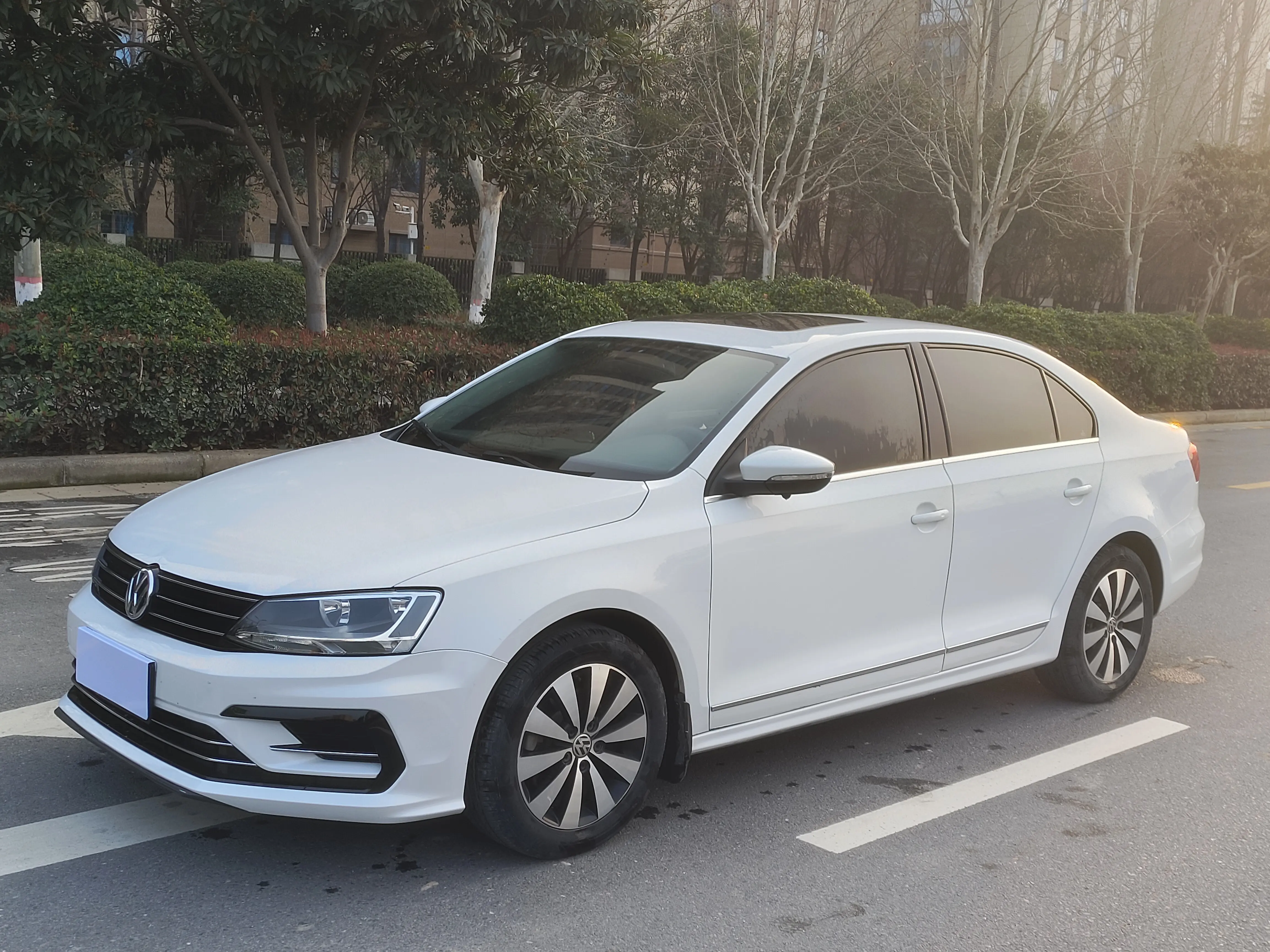 Volkswagen Sagitar  из Китая