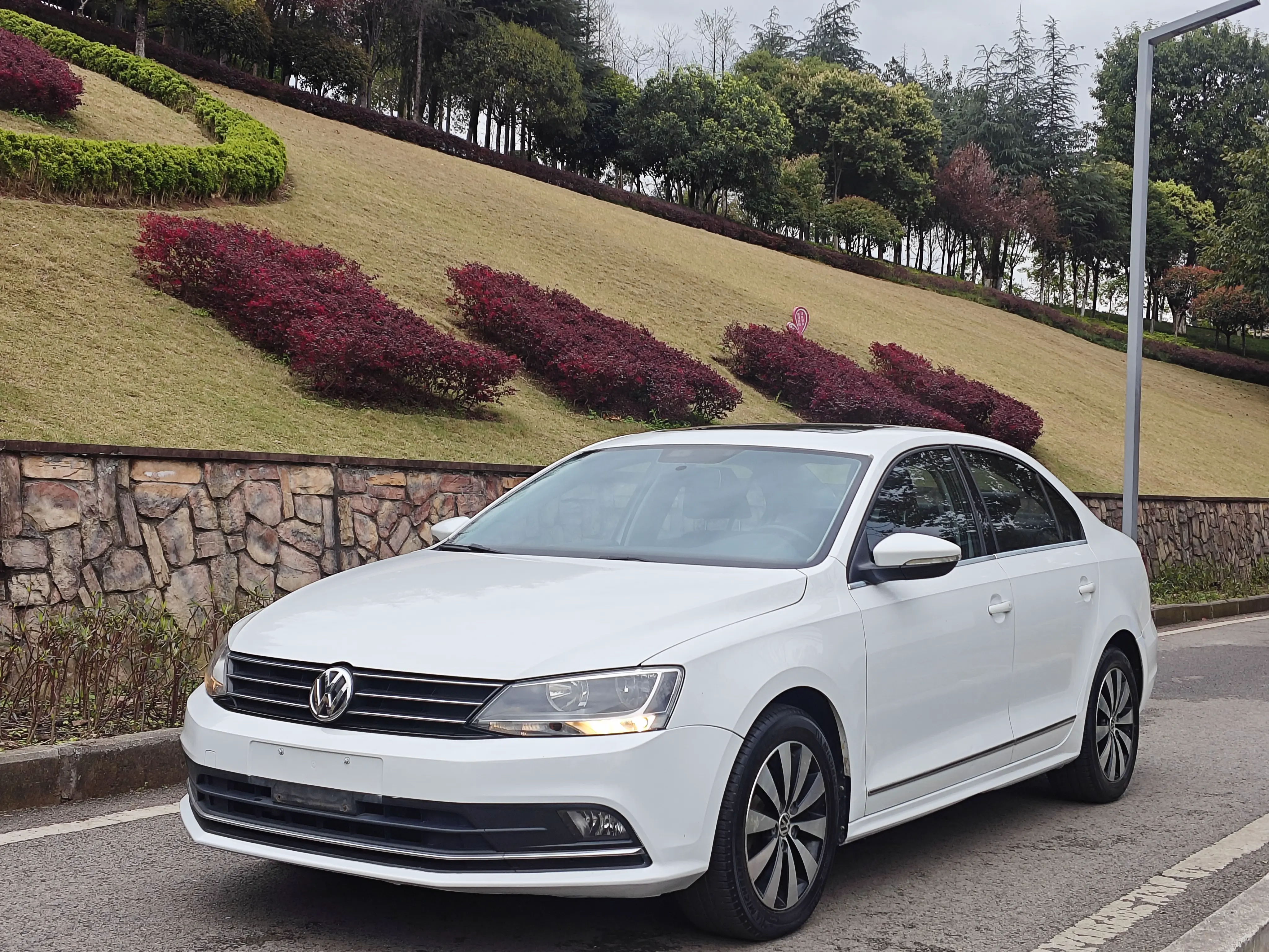 Volkswagen Sagitar  из Китая