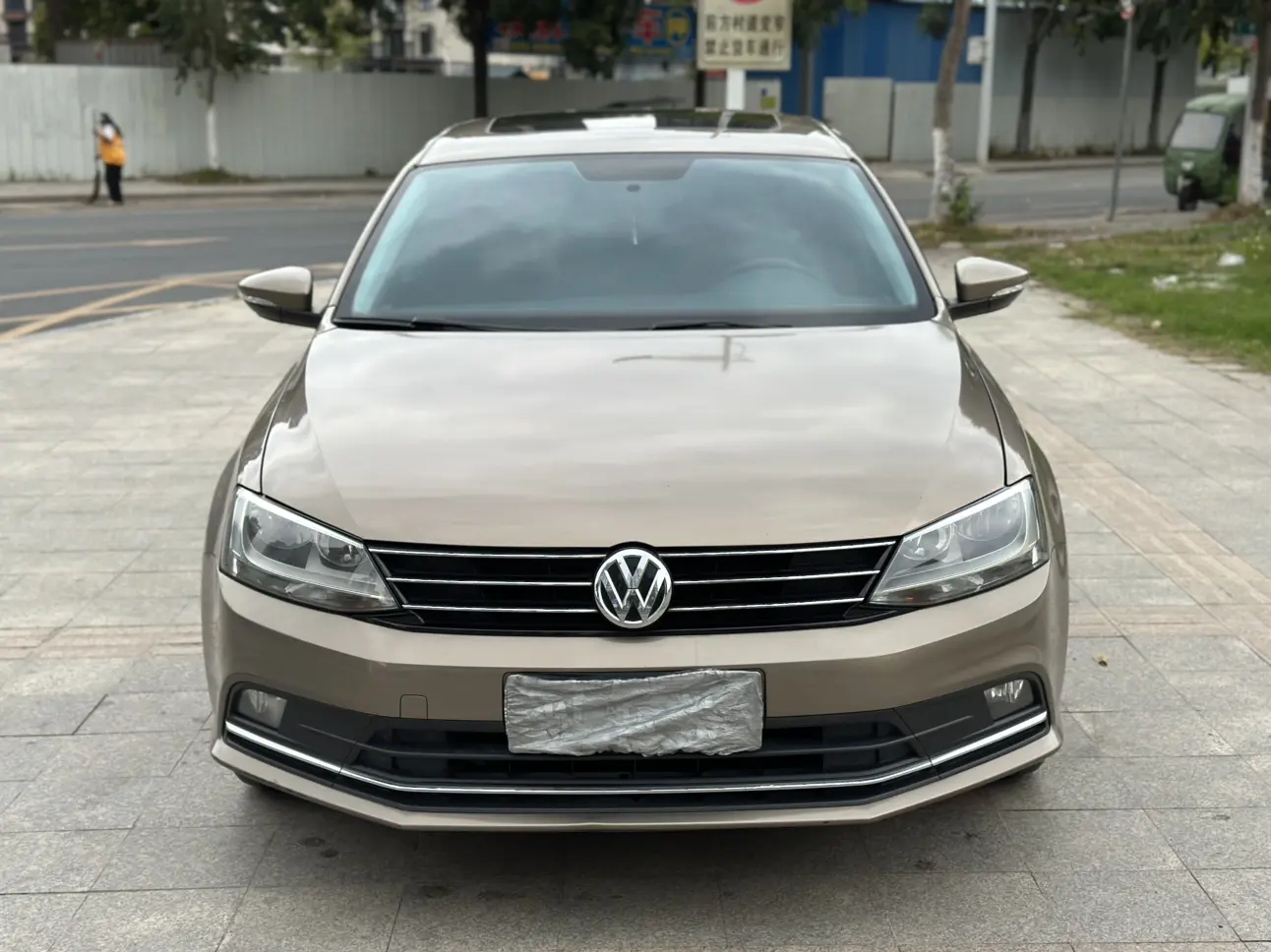 Volkswagen Sagitar  из Китая