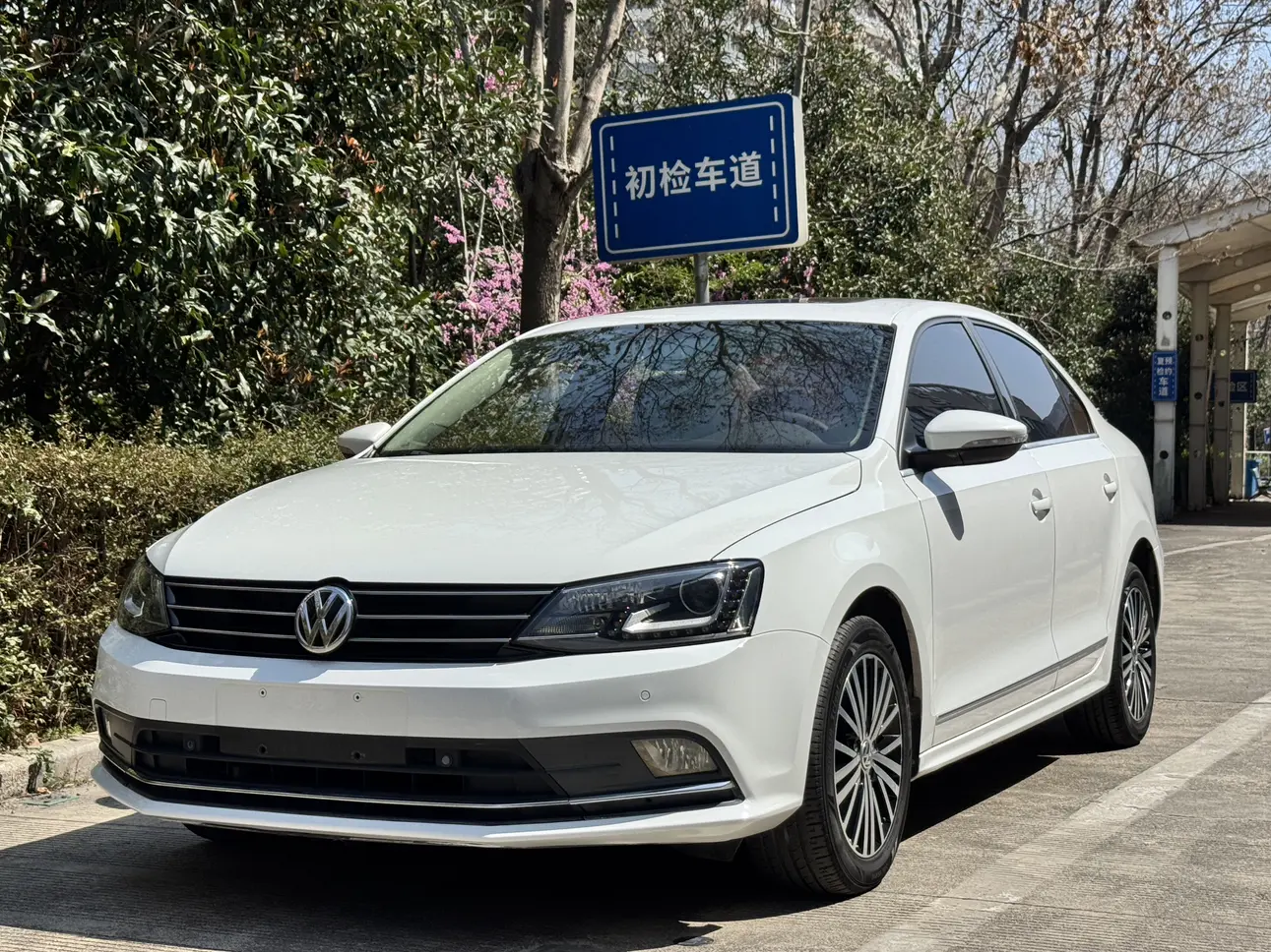 Volkswagen Sagitar  из Китая