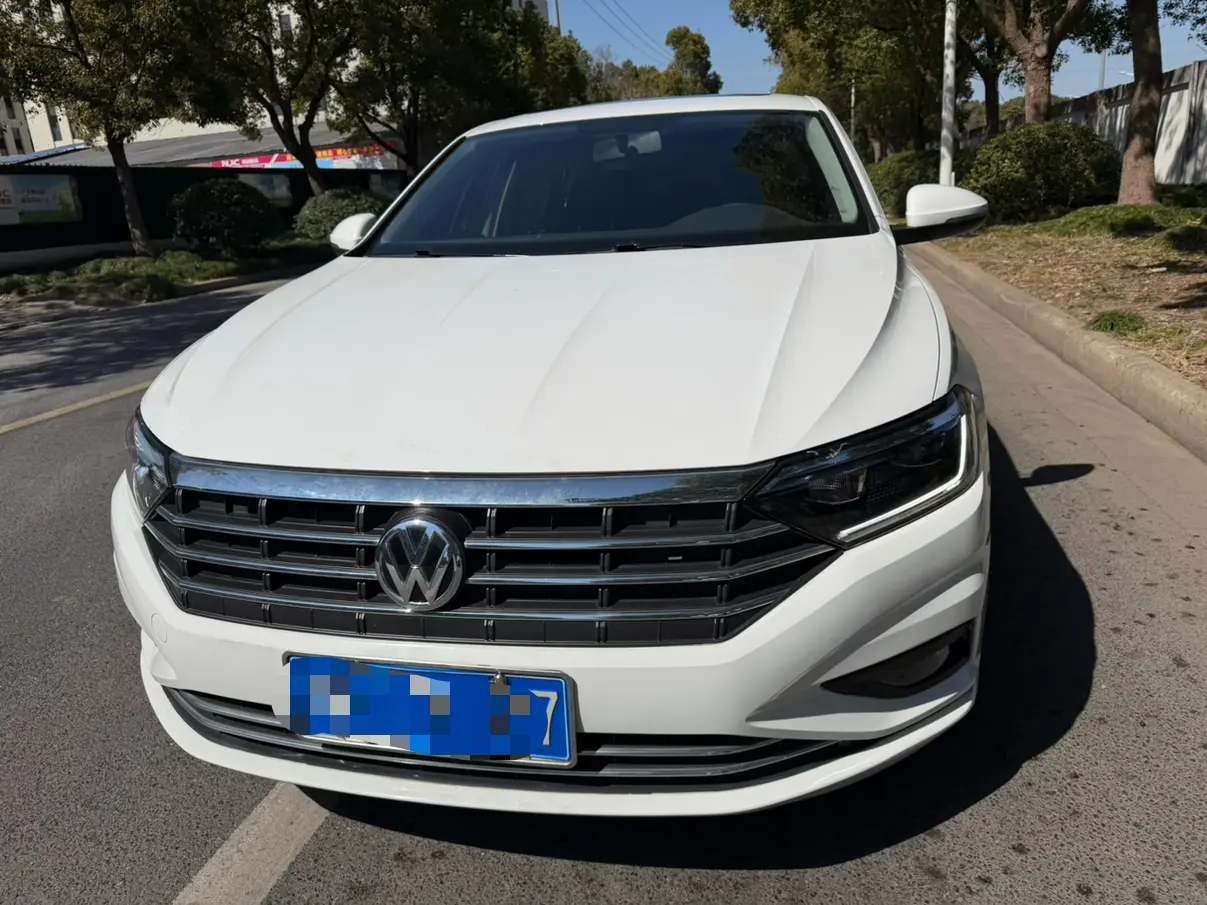 Volkswagen Sagitar  из Китая