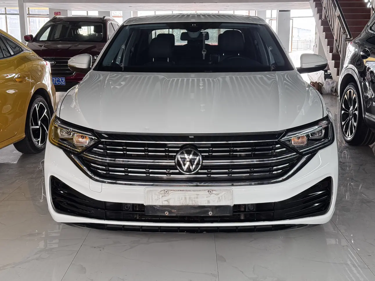 Volkswagen Sagitar  из Китая