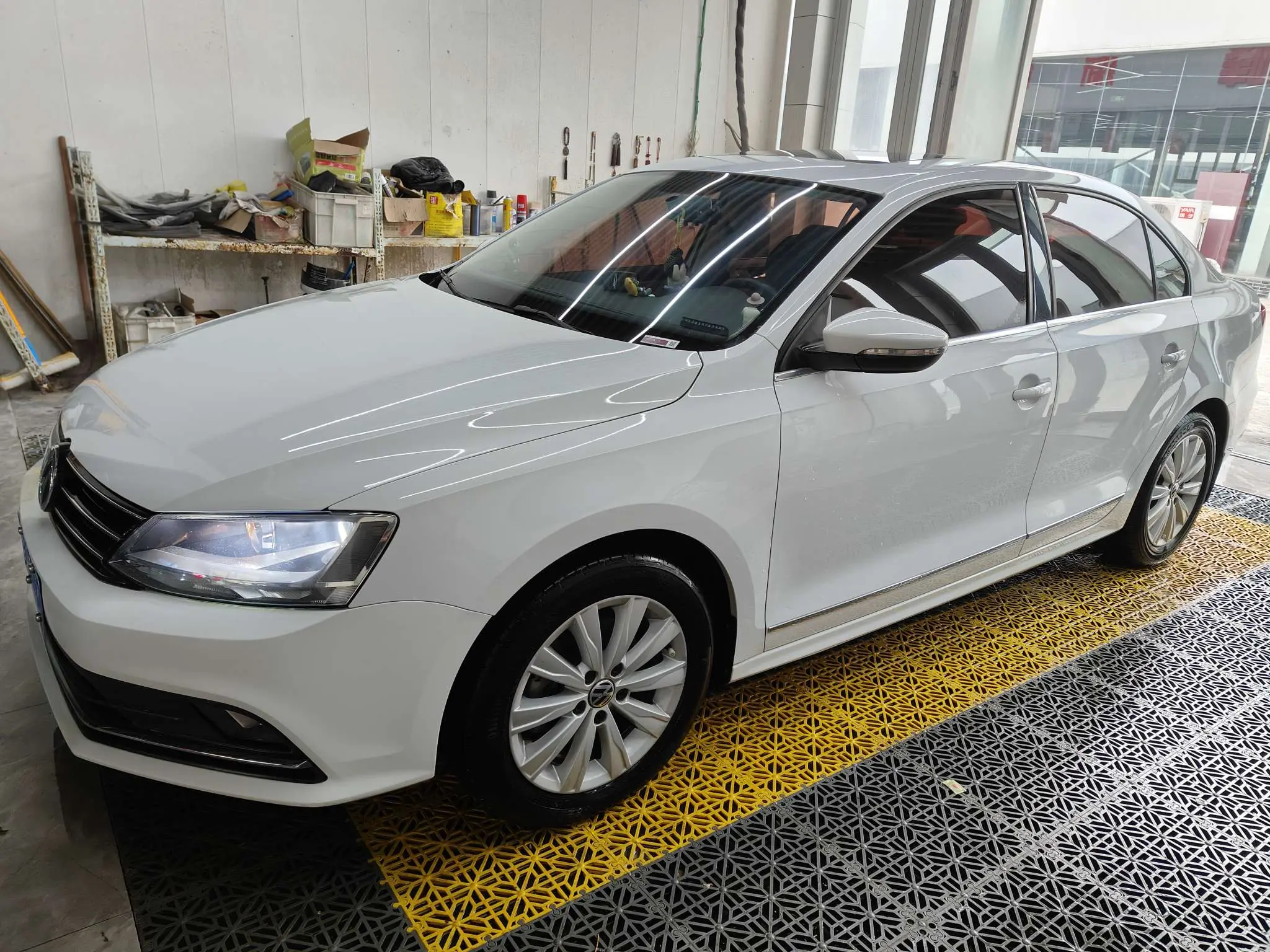 Volkswagen Sagitar  из Китая