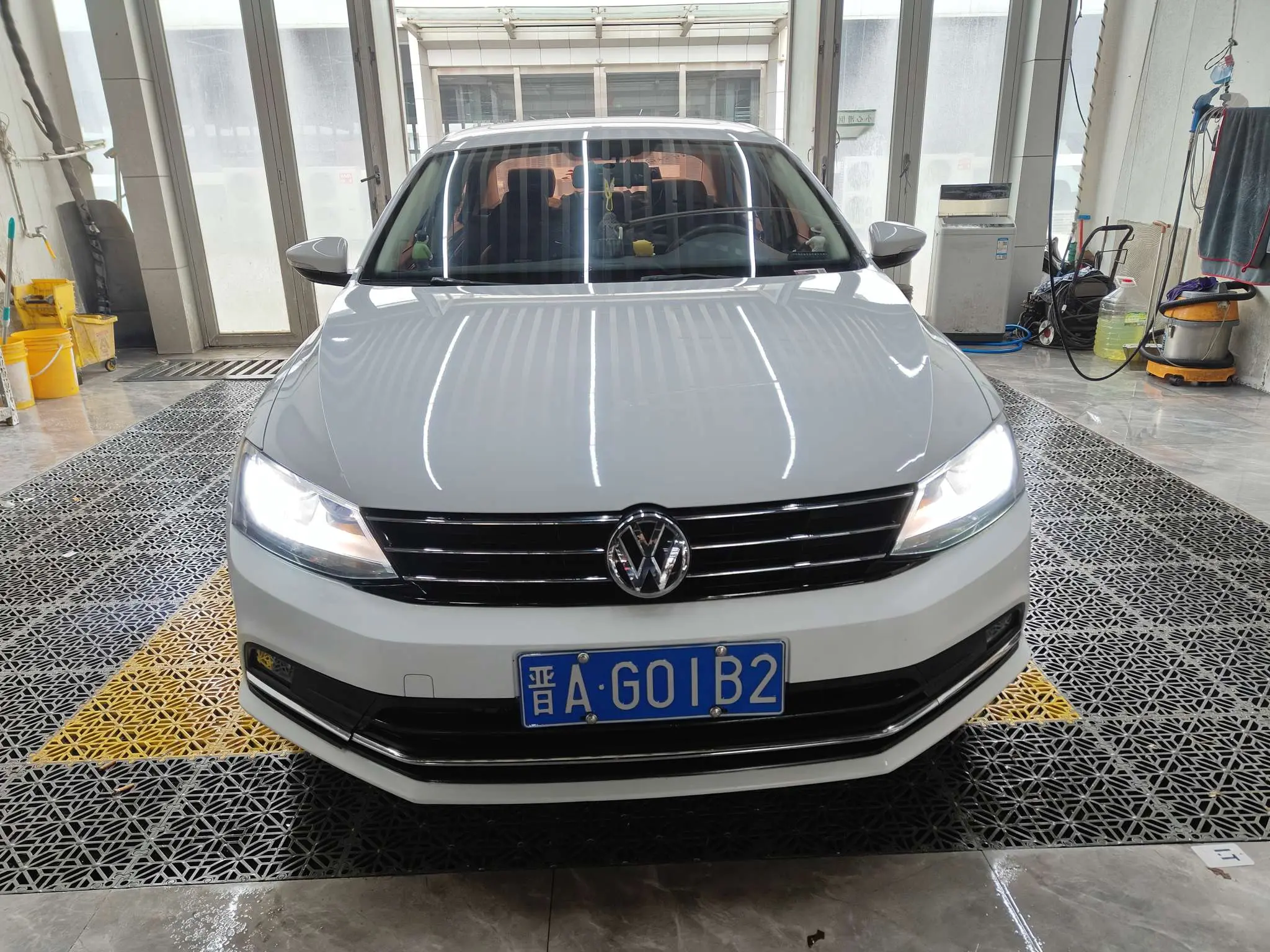 Volkswagen Sagitar  из Китая