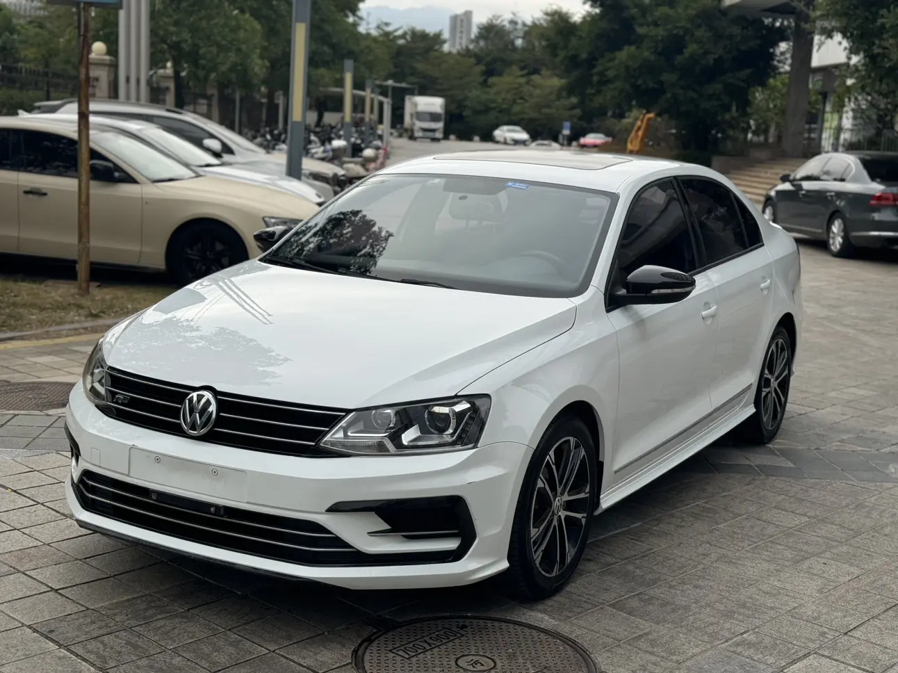Volkswagen Sagitar  из Китая