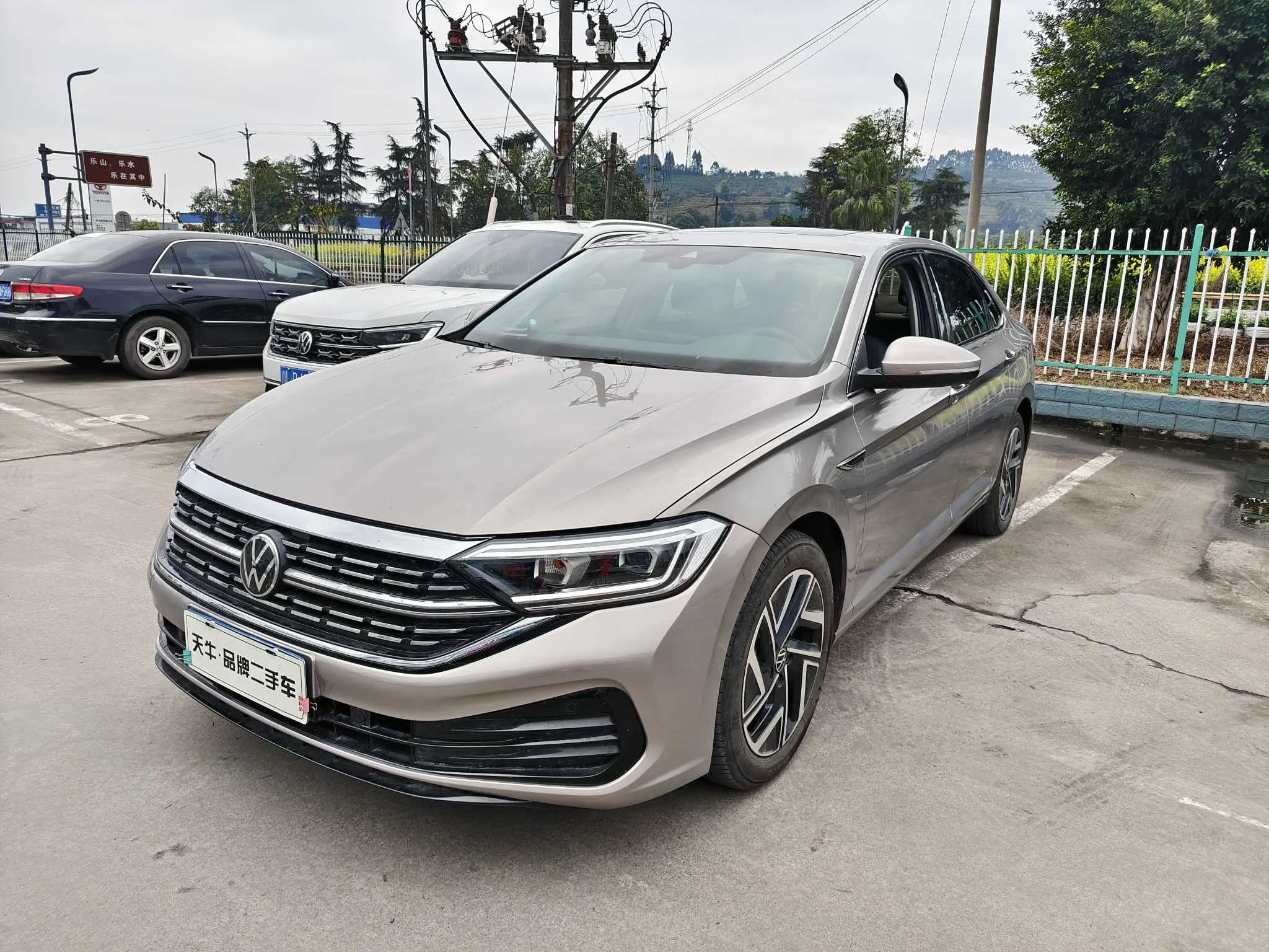 Volkswagen Sagitar  из Китая