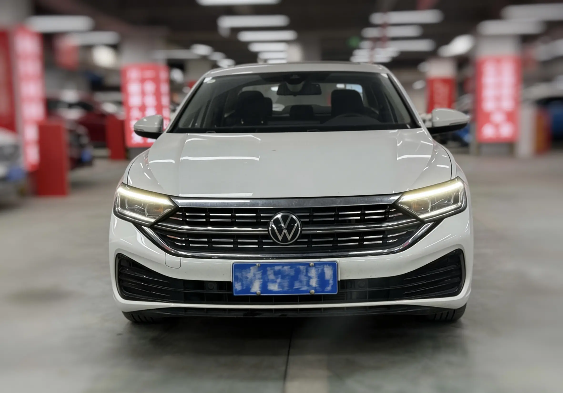 Volkswagen Sagitar  из Китая