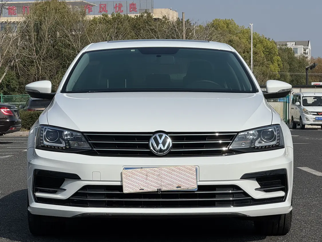 Volkswagen Sagitar  из Китая