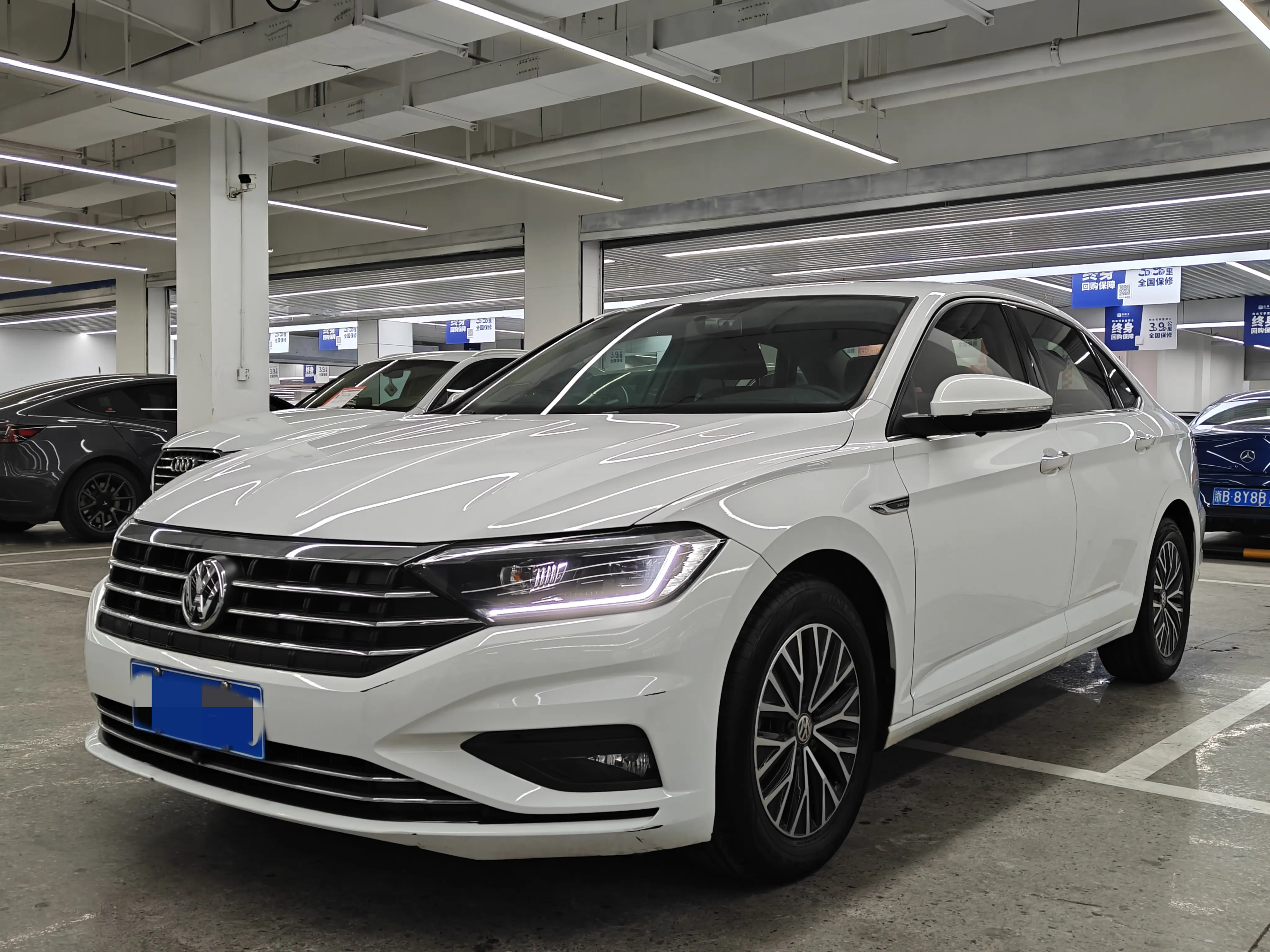 Volkswagen Sagitar  из Китая