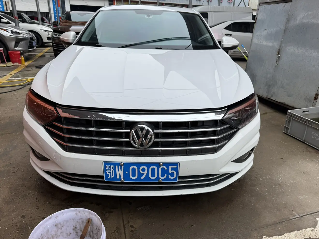 Volkswagen Sagitar  из Китая