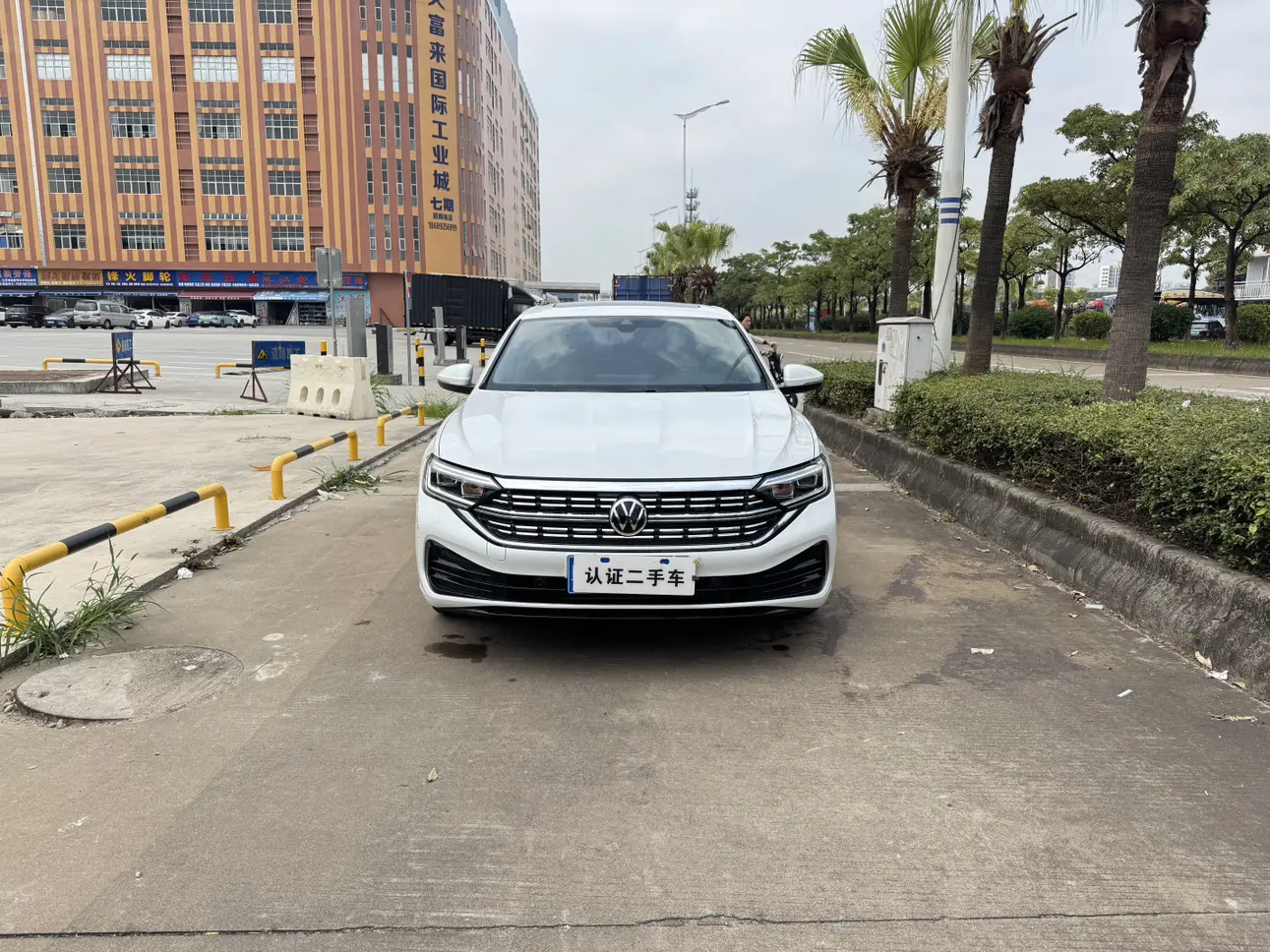 Volkswagen Sagitar  из Китая