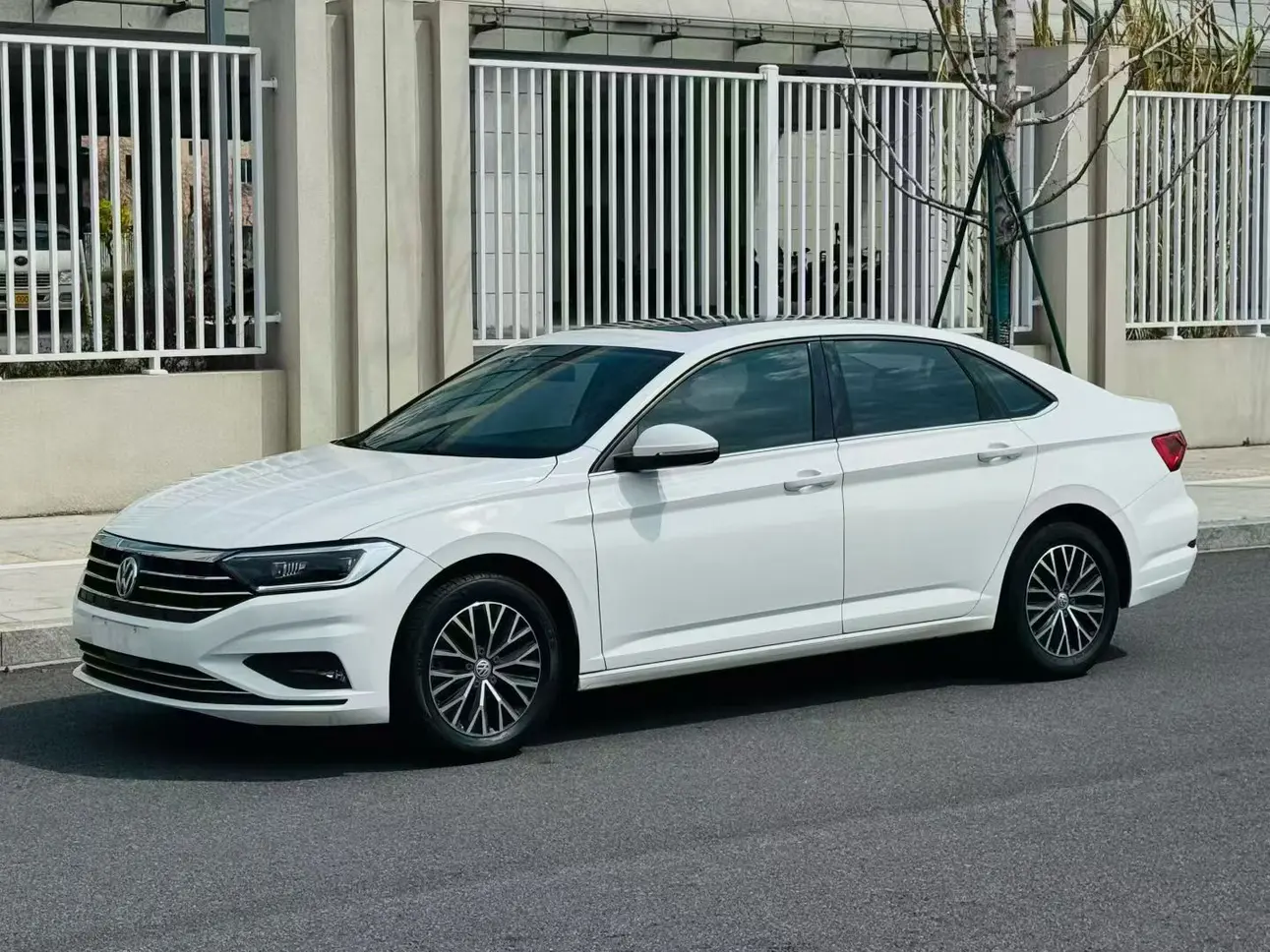 Volkswagen Sagitar  из Китая