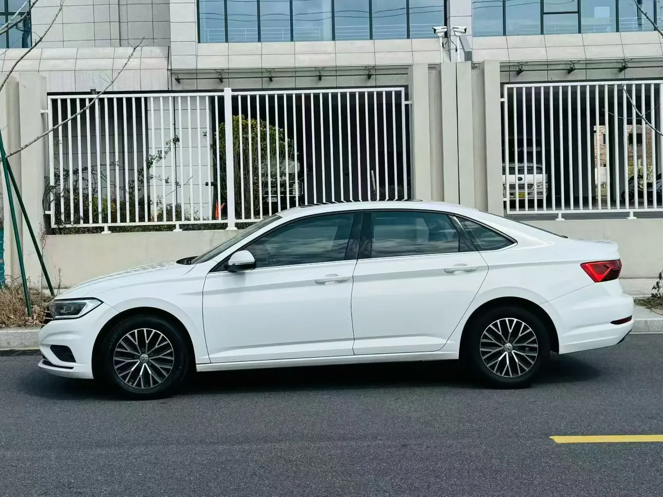 Volkswagen Sagitar  из Китая