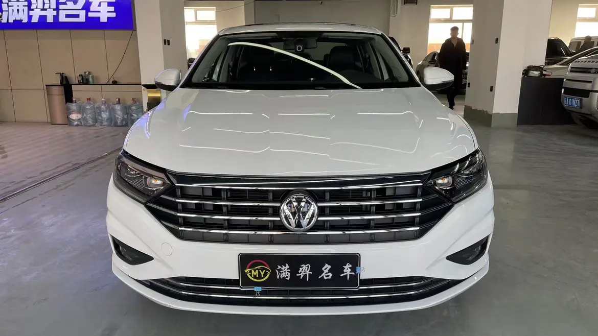 Volkswagen Sagitar  из Китая