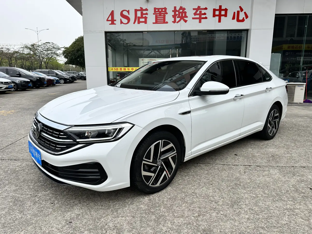 Volkswagen Sagitar  из Китая