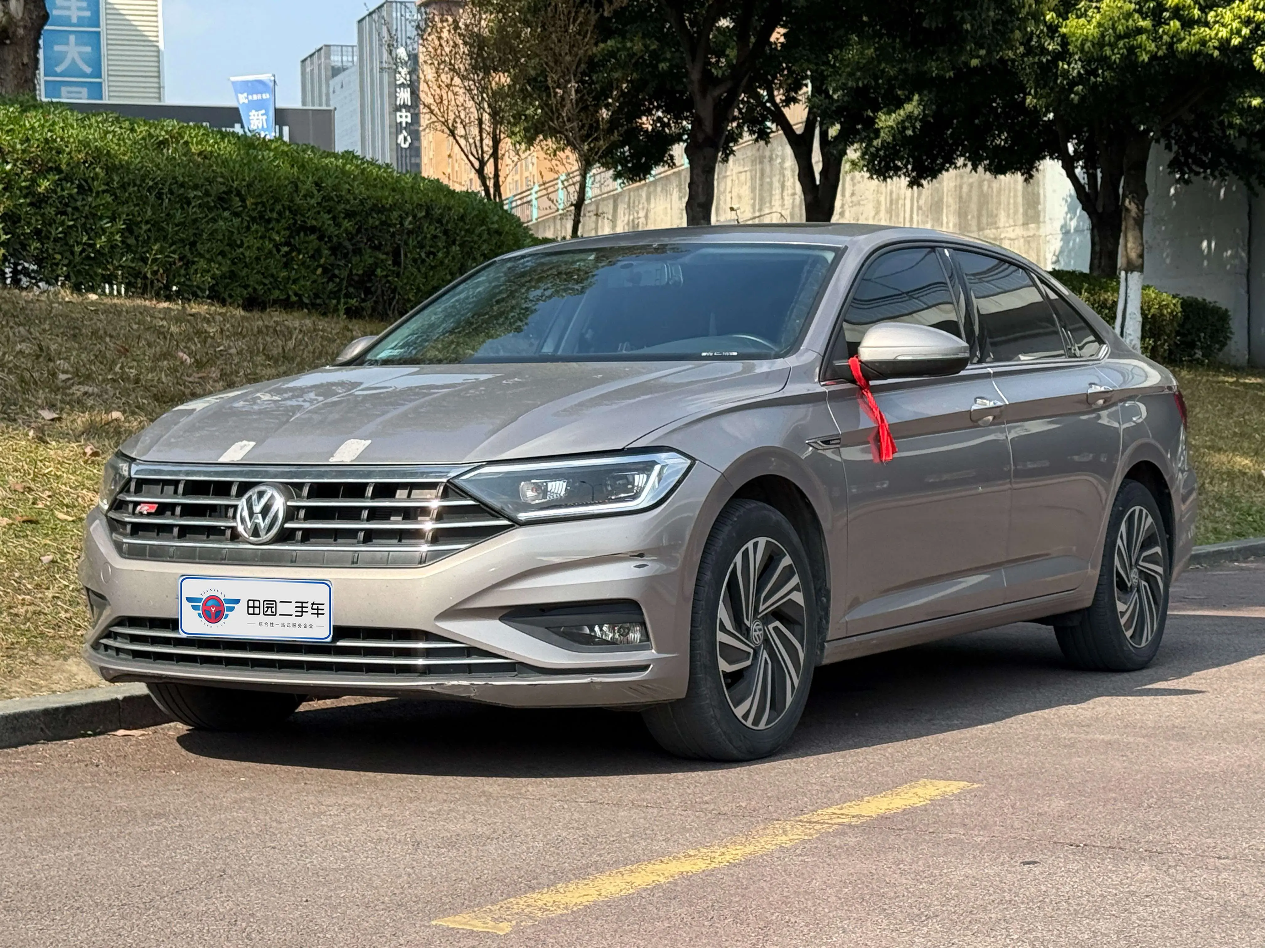 Volkswagen Sagitar  из Китая