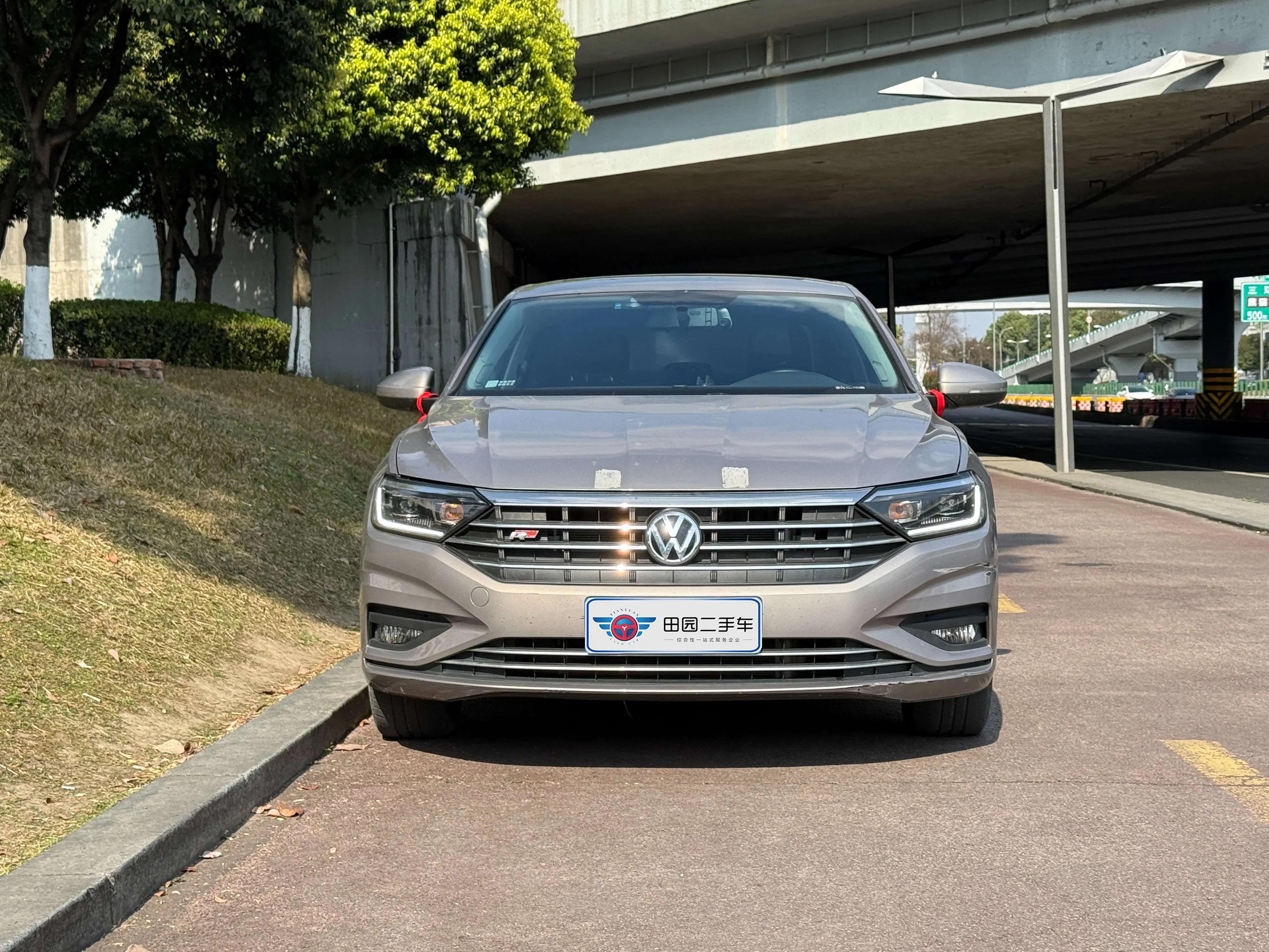 Volkswagen Sagitar  из Китая