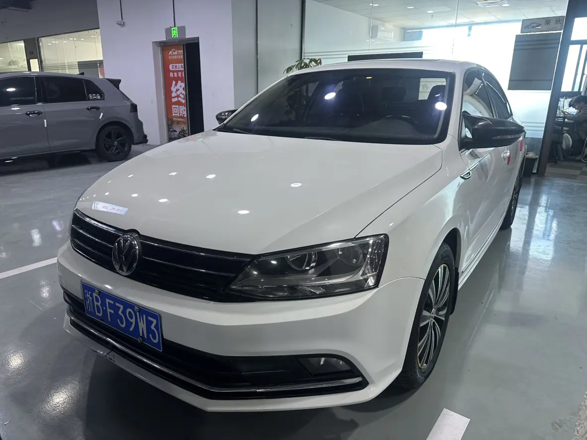 Volkswagen Sagitar  из Китая