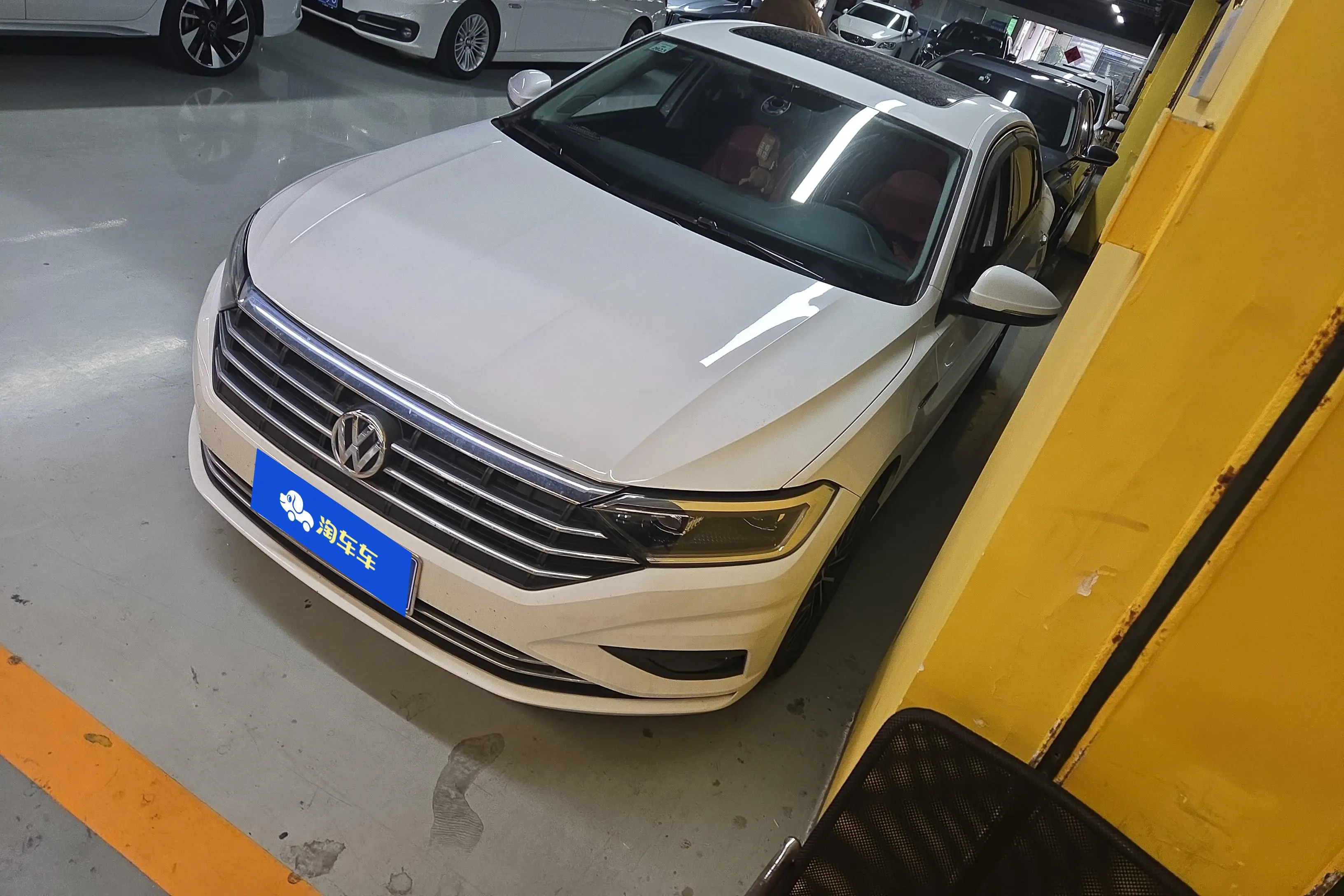 Volkswagen Sagitar  из Китая