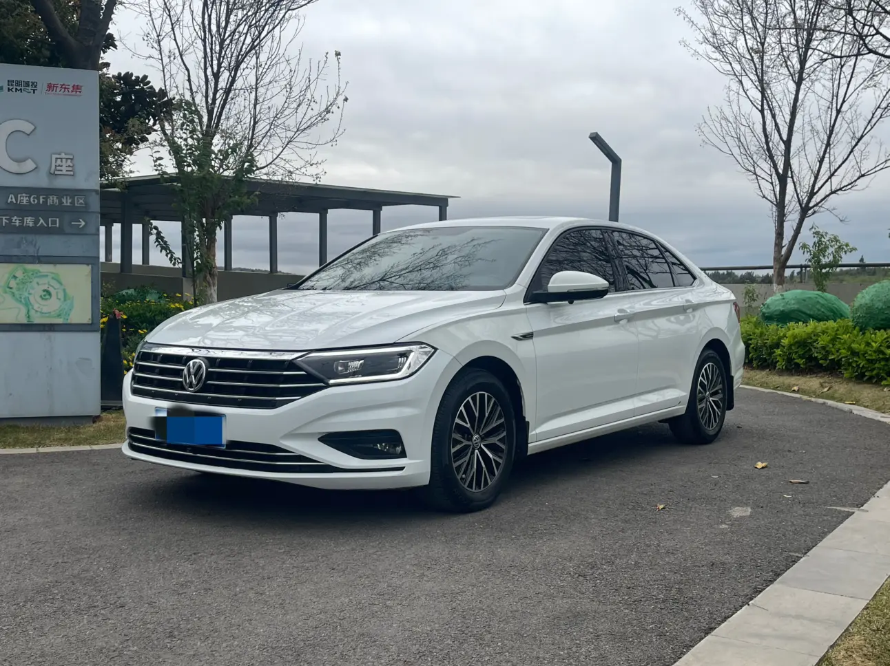 Volkswagen Sagitar  из Китая