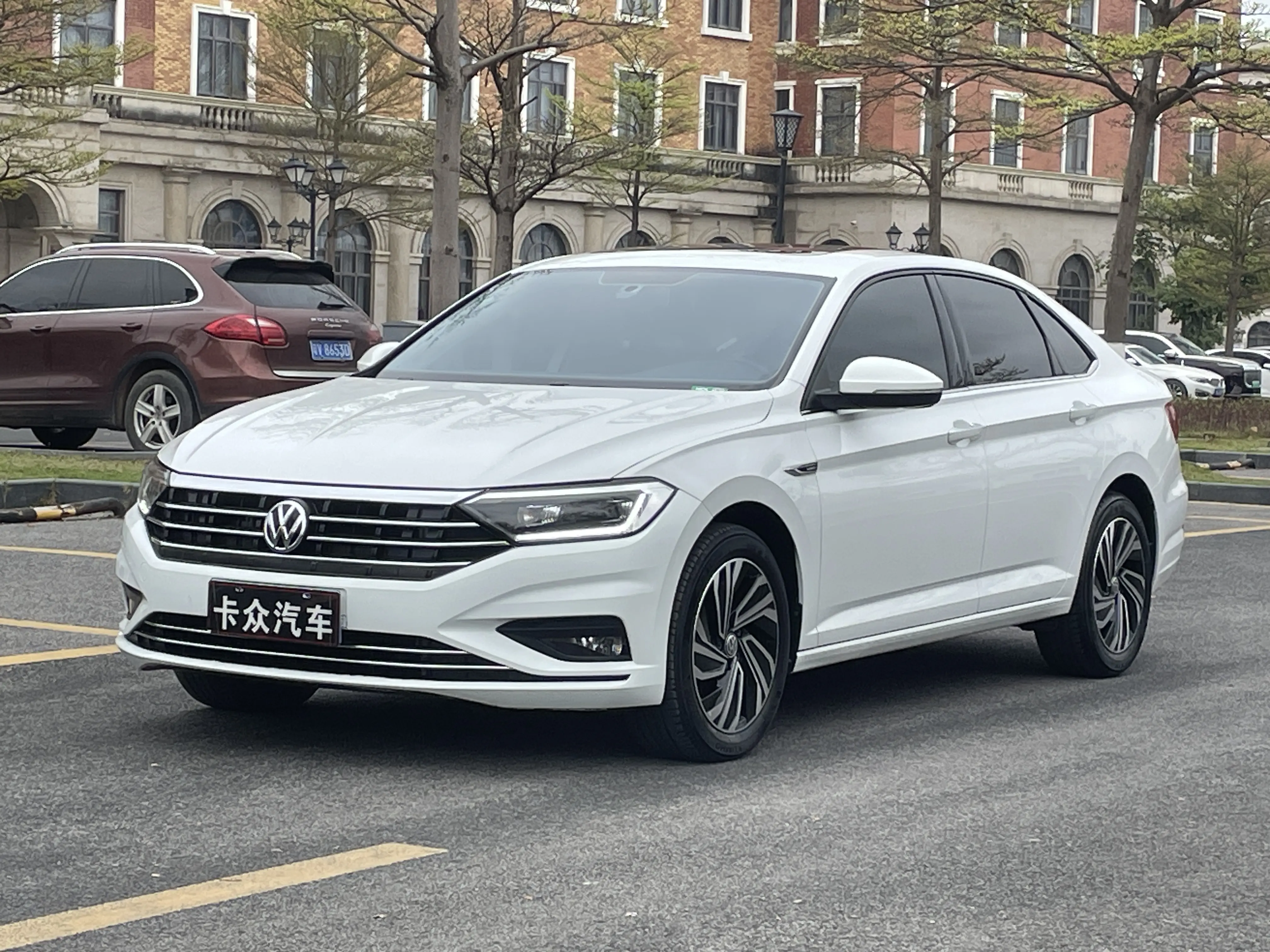 Volkswagen Sagitar  из Китая