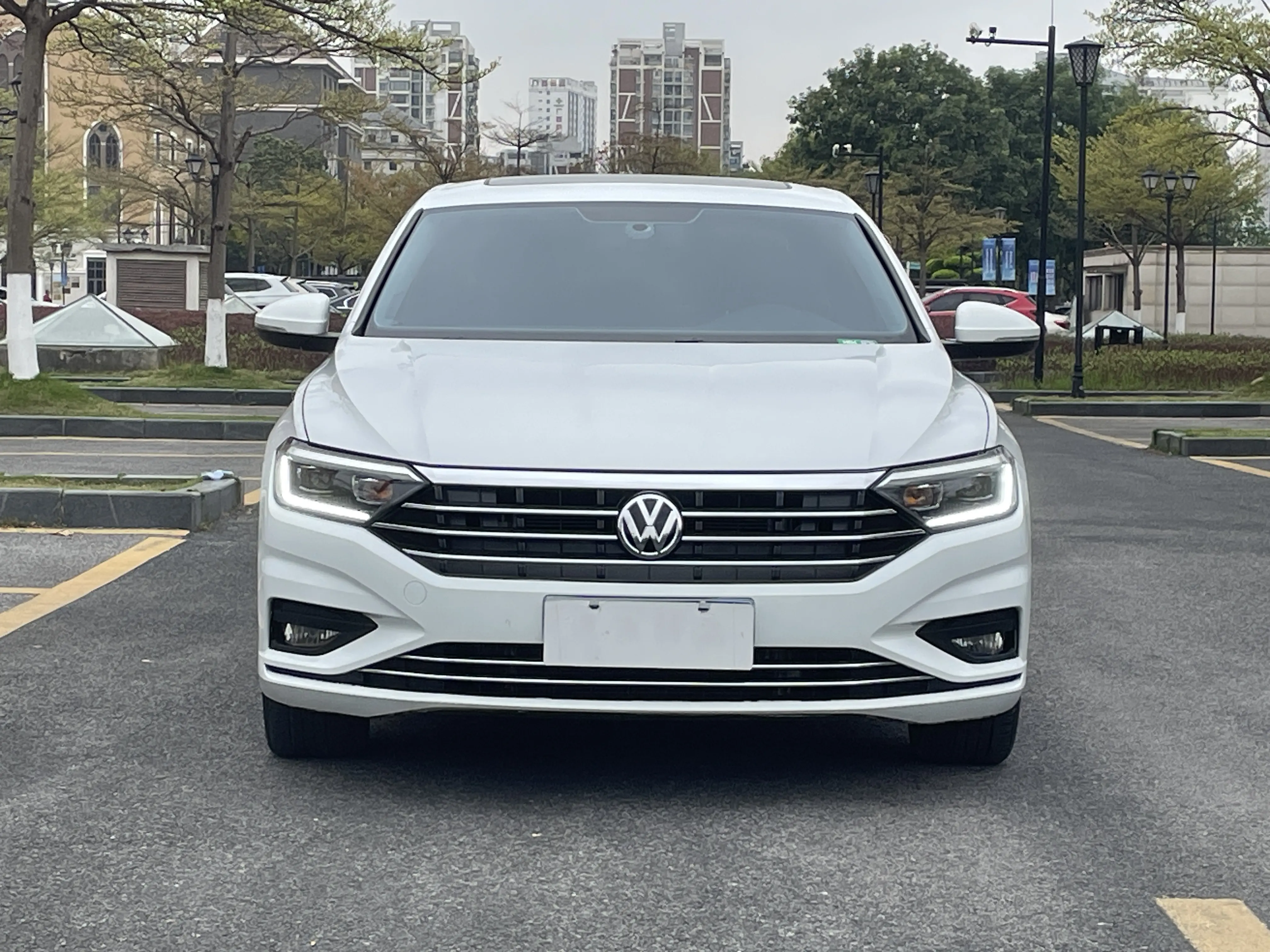 Volkswagen Sagitar  из Китая