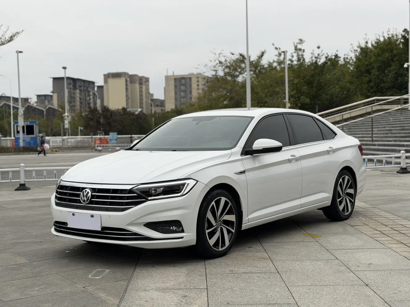 Volkswagen Sagitar  из Китая