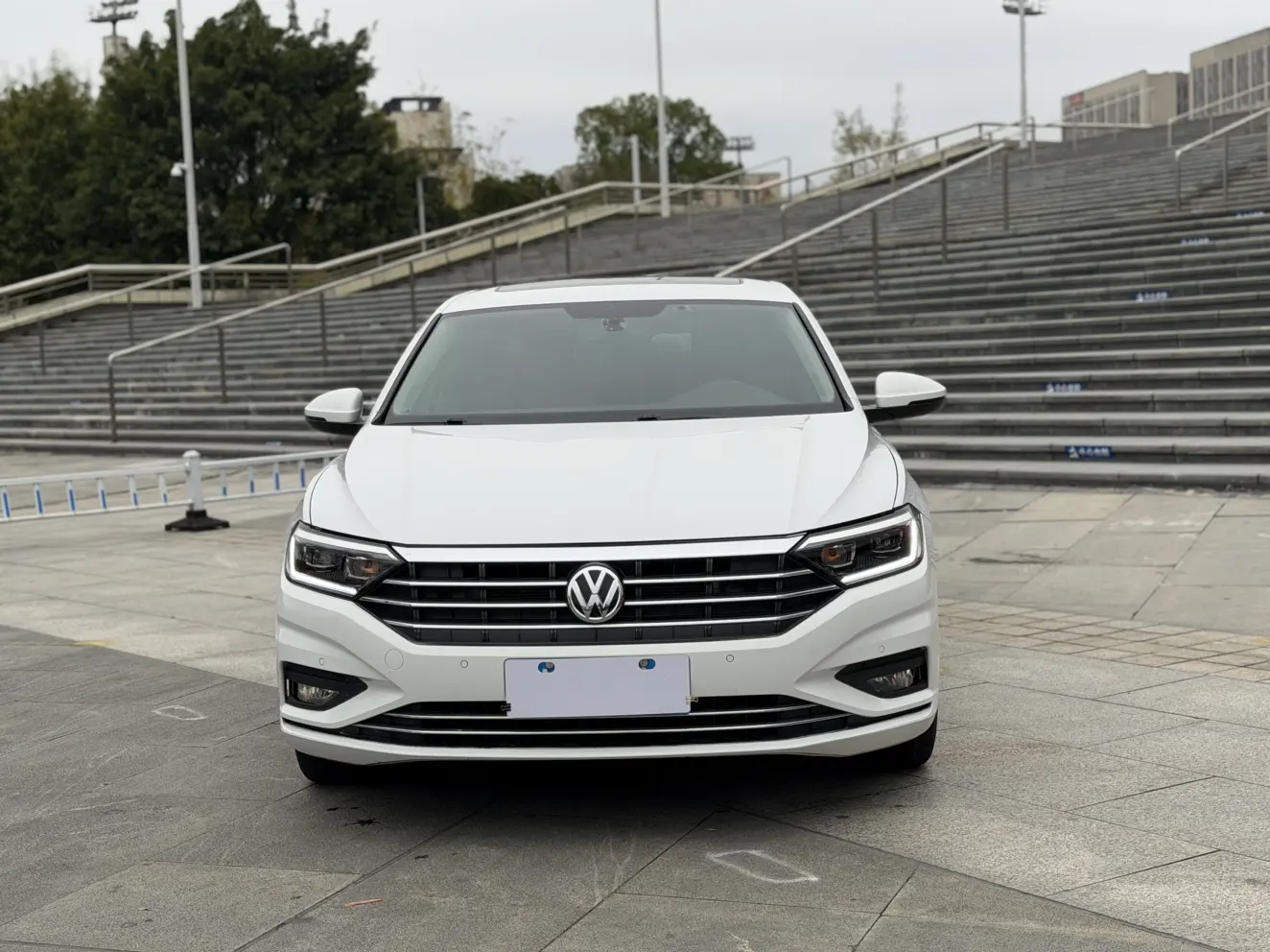 Volkswagen Sagitar  из Китая