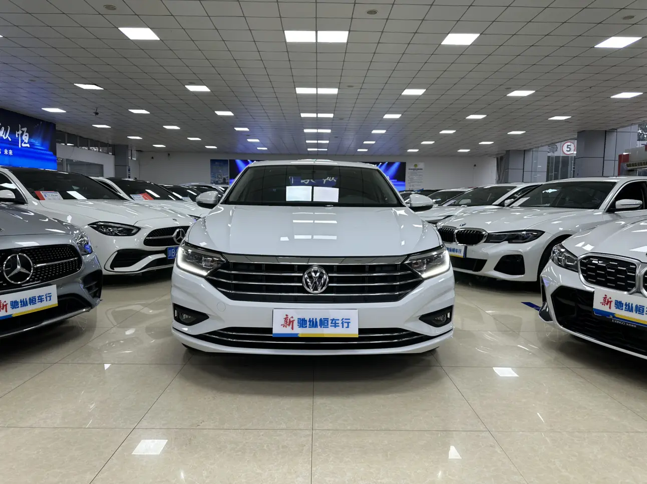 Volkswagen Sagitar  из Китая