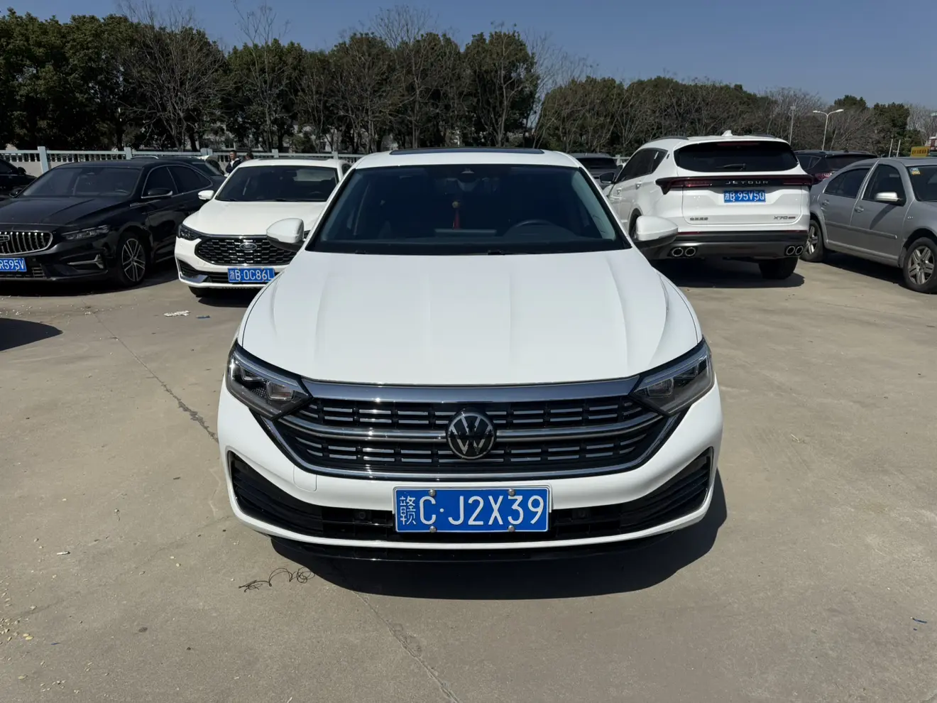 Volkswagen Sagitar  из Китая