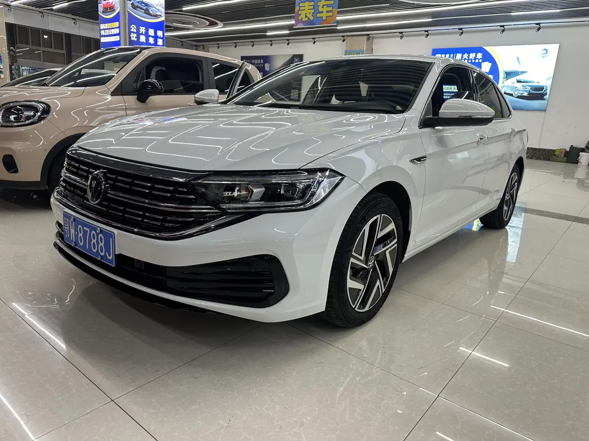 Volkswagen Sagitar  из Китая