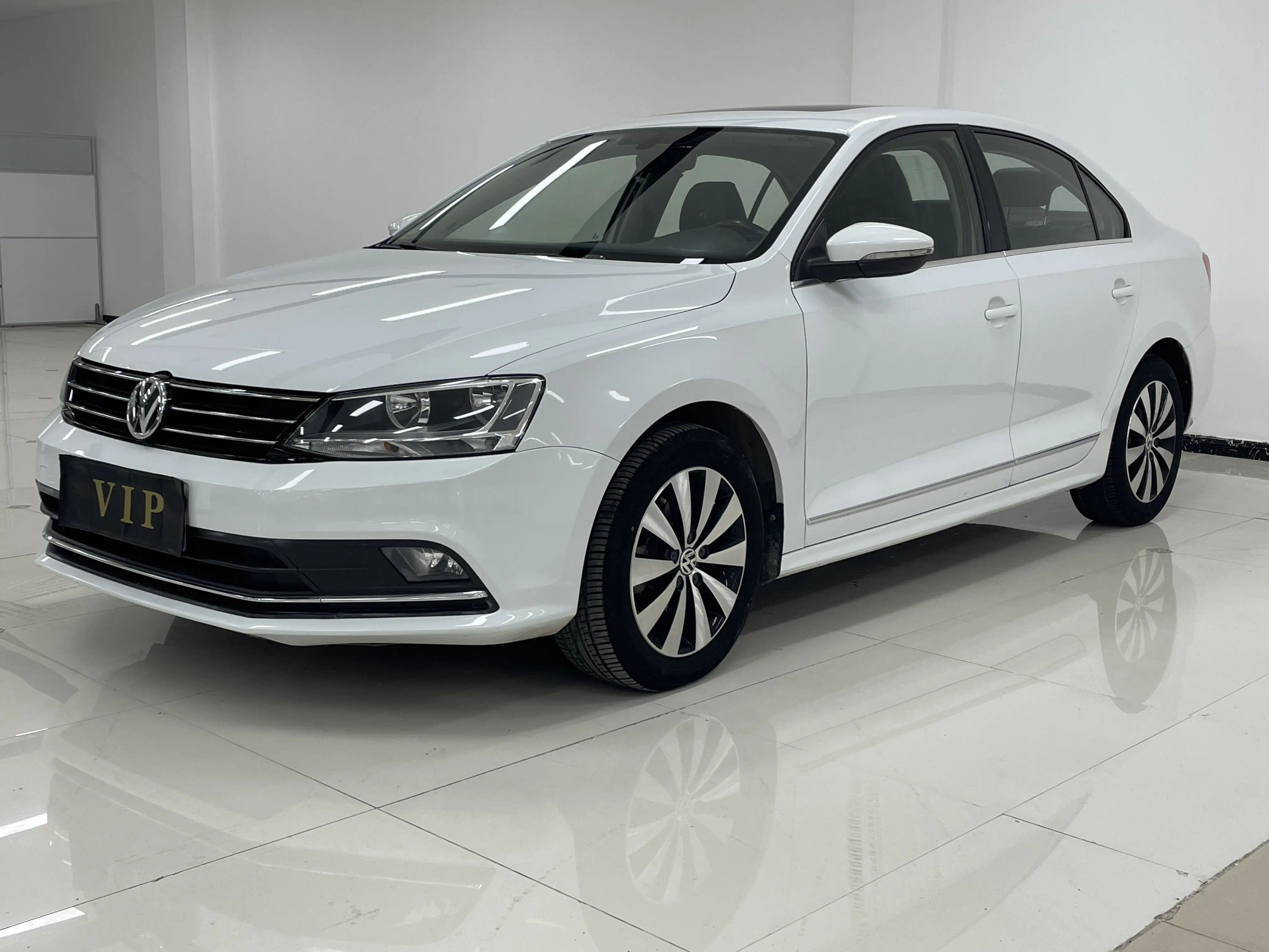 Volkswagen Sagitar  из Китая